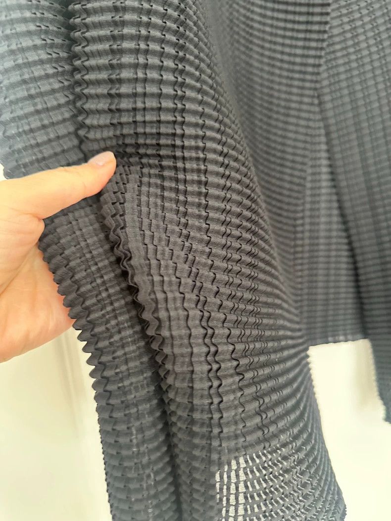 Issey Miyake Issey Miyake size:2 Black pleated cardigan Size M / US 6-8 / IT 42-44 - 2 Thumbnail
