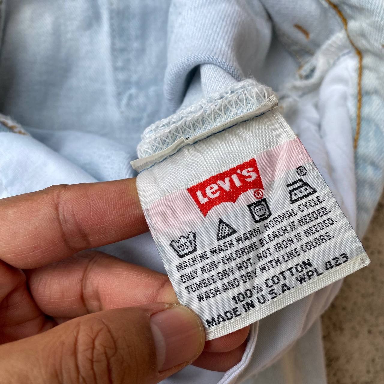 Levi's Vintage Clothing W30X30" VINTAGE 94 LEVIS 501 DISTRESSED LIGHTWASH DENIM Size US 30 / EU 46 - 12 Thumbnail