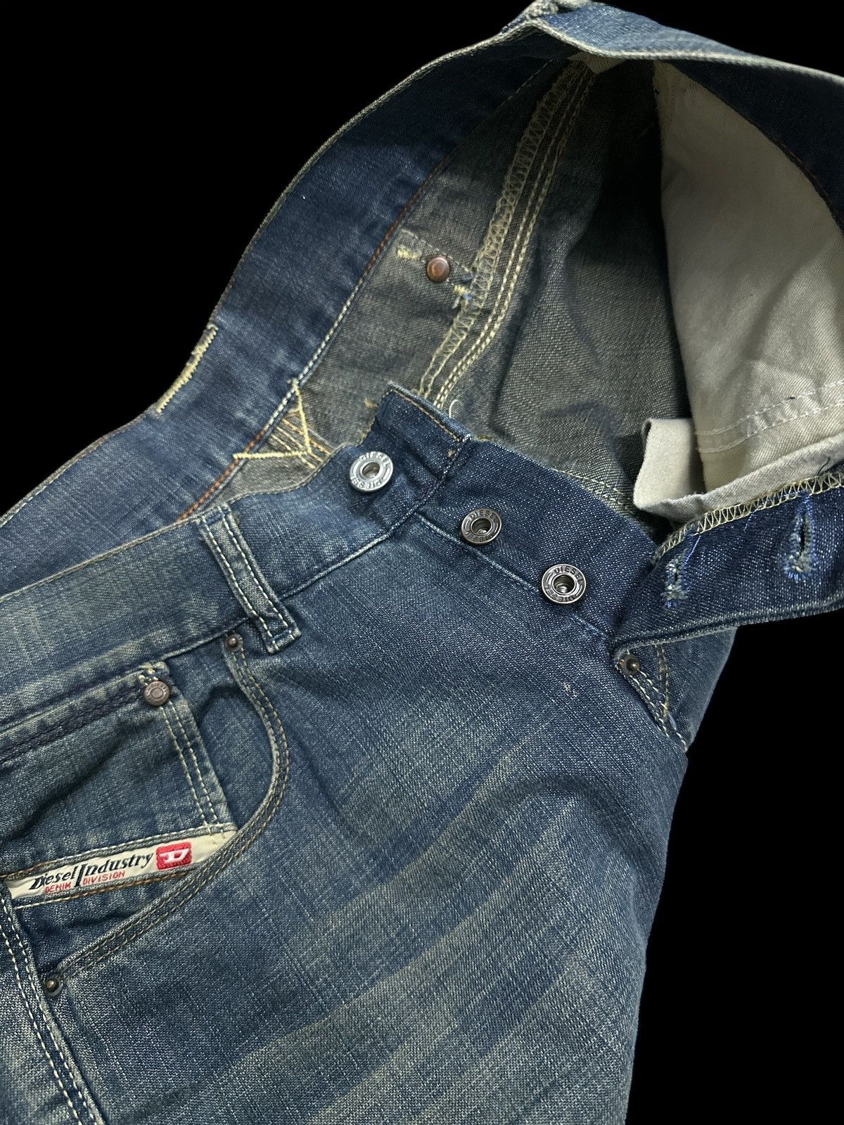 Japanese Brand Diesel Bootcut 💥 BootCut Bluewash Buckleback 💥❗️ Size US 28 / EU 44 - 4 Thumbnail