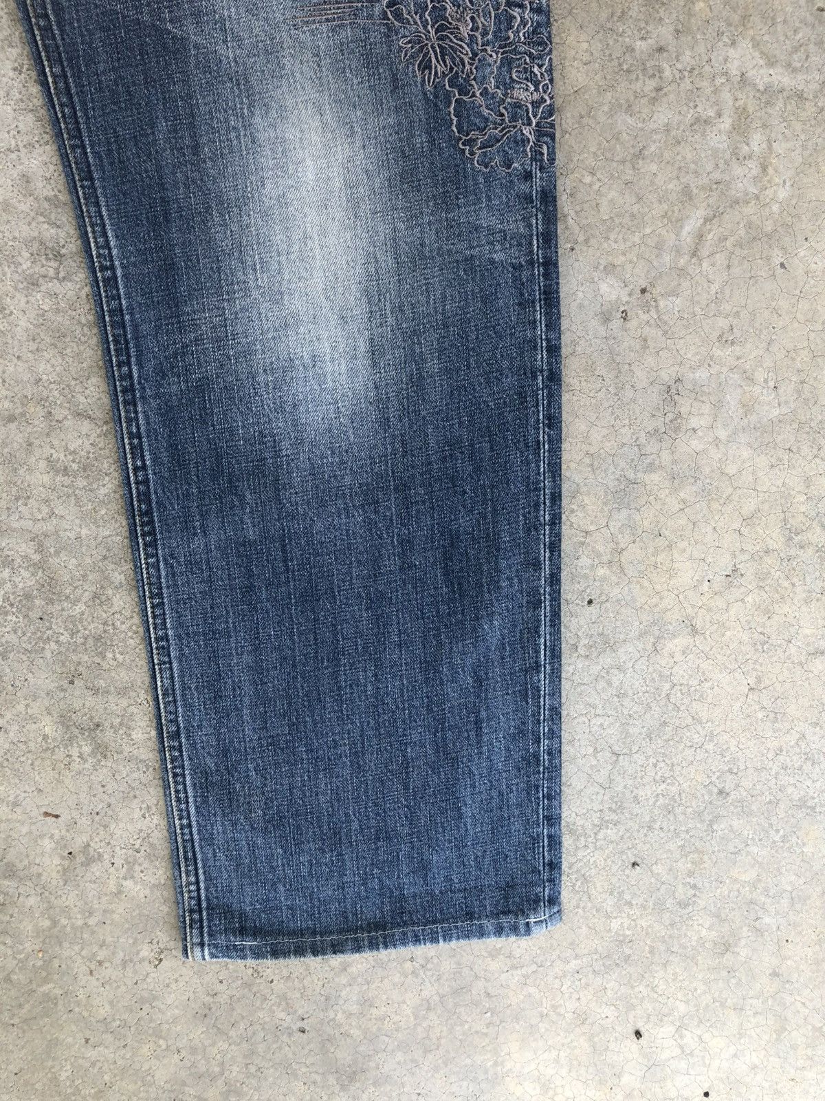 Karakuri Tamashii Karakuri Tamashii Embroidered Jeans Distressed Denim Size US 33 - 7 Thumbnail
