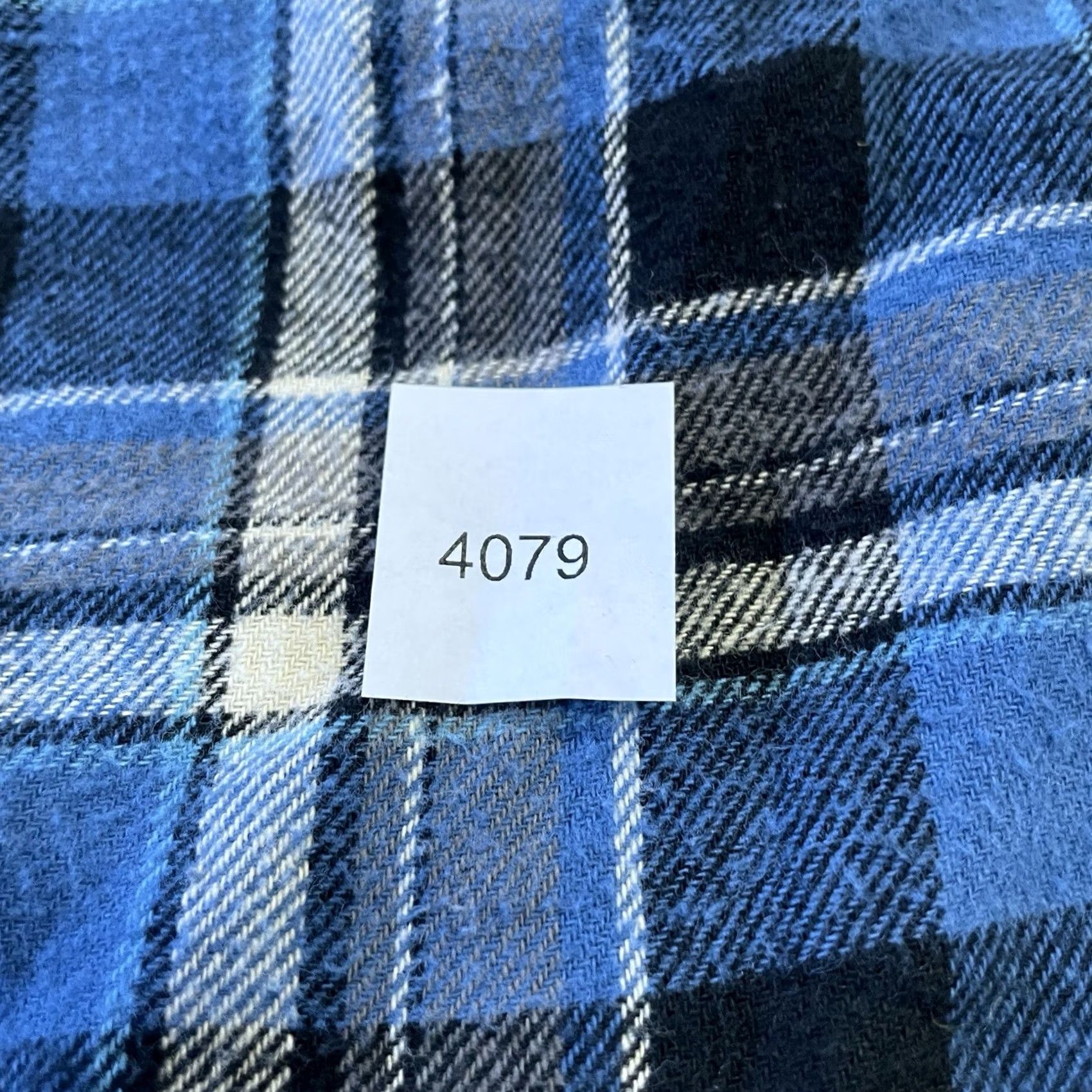 Vintage Woolrich Plaid Boxy Long Sleeve Button Down Shirt Mens Large Blue Pocket SHIRT Size US L / EU 52-54 / 3 - 7 Thumbnail
