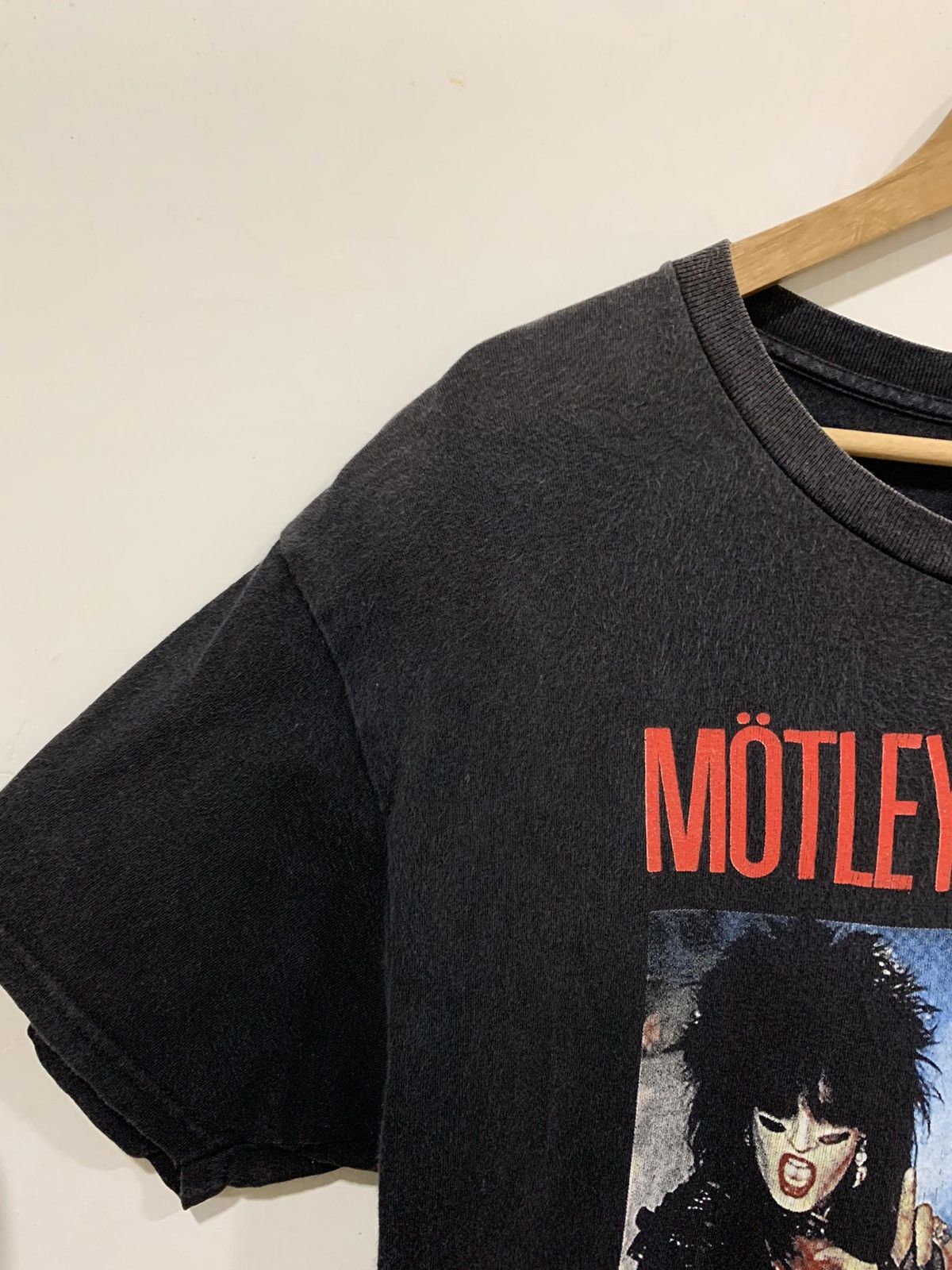 Band Tees Motley Crue SHOUT AT THE DEVIL Rock Band T-Shirt Size US L / EU 52-54 / 3 - 7 Thumbnail
