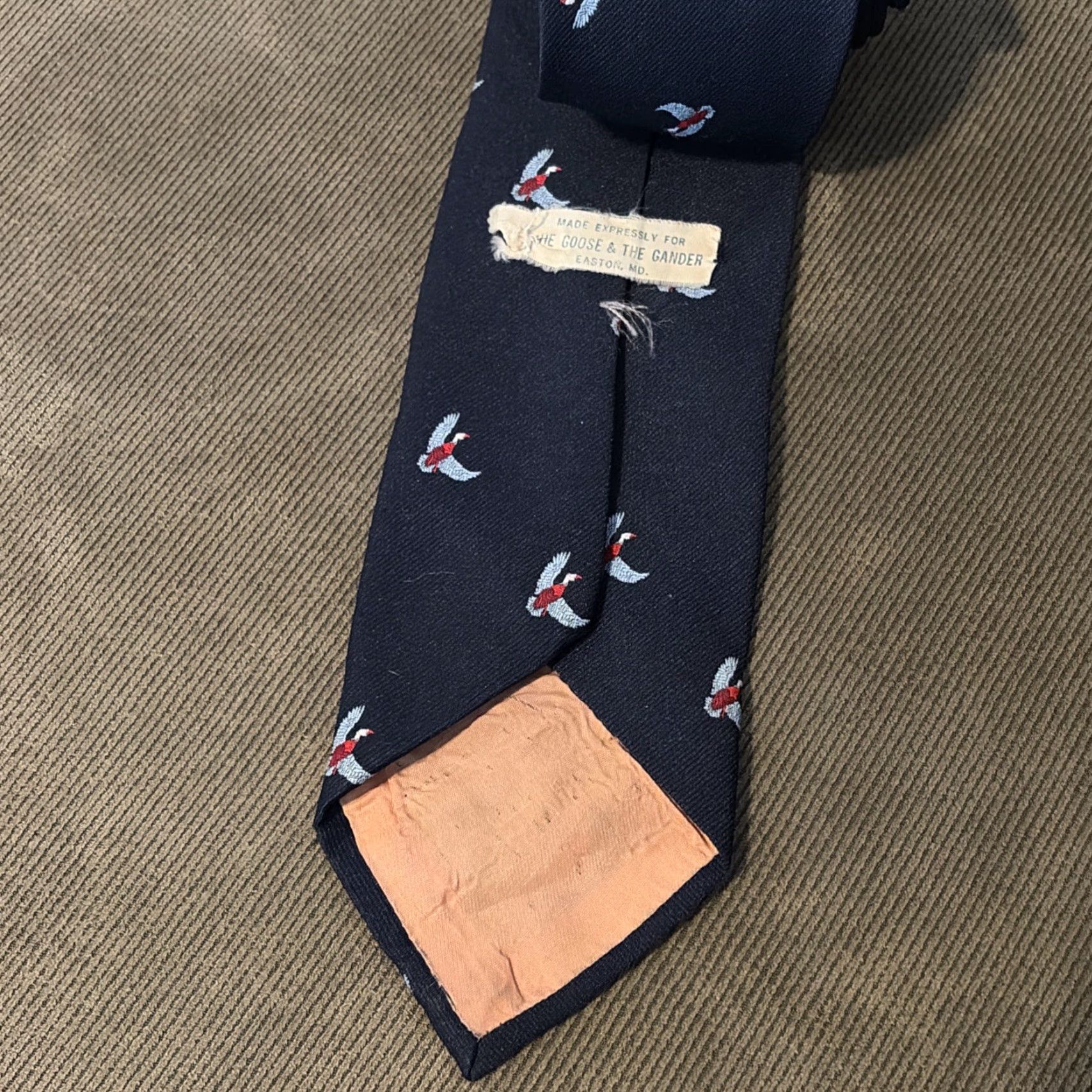 Vintage VINTAGE The Goose & The Gander Tie Navy Blue 1950s Men Adult Neck Tie Easton Missouri Size ONE SIZE - 3 Thumbnail