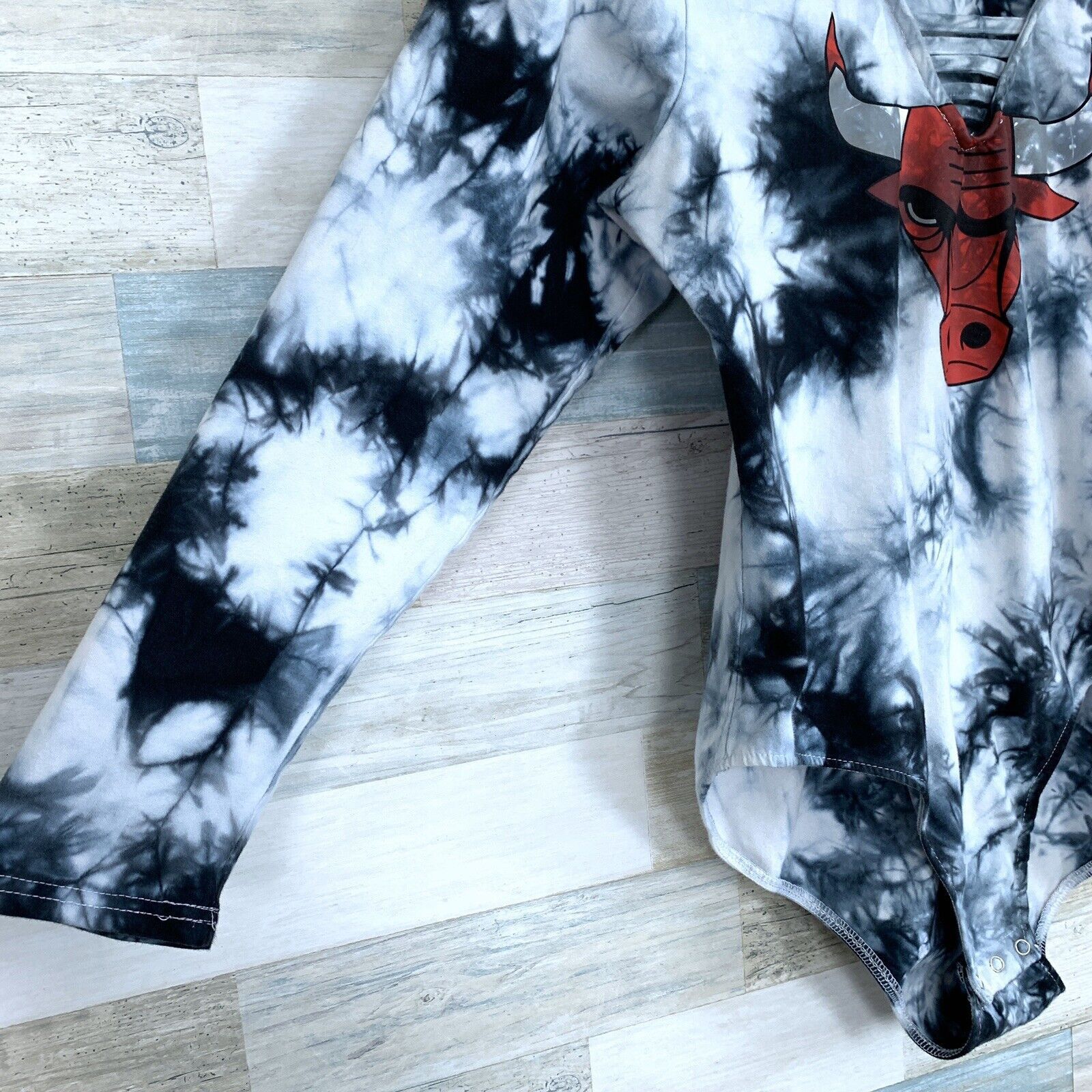 NBA NBA Chicago Bulls Tie Dye Bodysuit V Neck Black Gray Red 2X Size XXL / US 16-18 / IT 52-54 - 4 Thumbnail