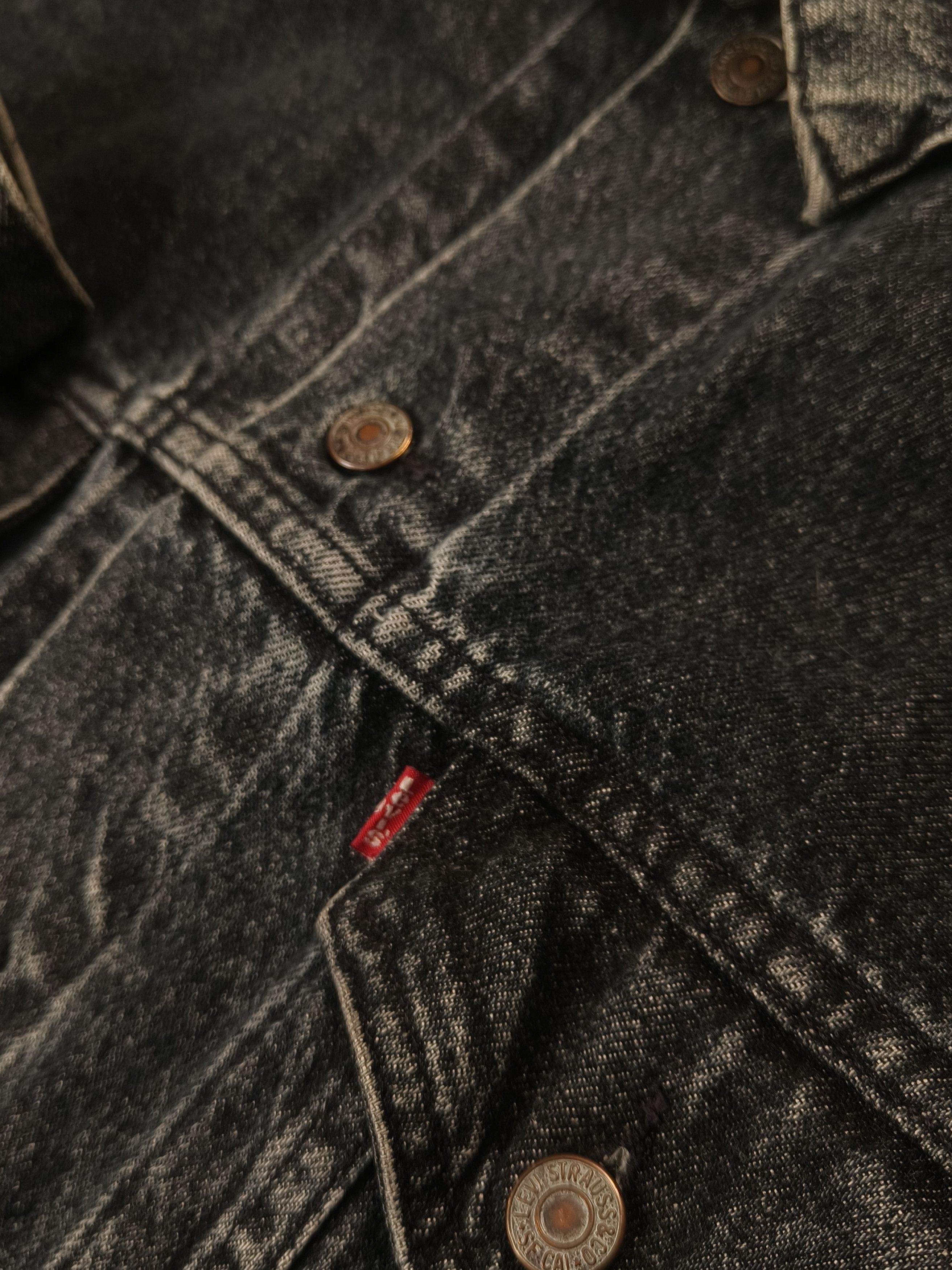Levi's Levi's Black Denim Faded Distressed Classic Vtg Jean Jacket Size US XL / EU 56 / 4 - 3 Thumbnail