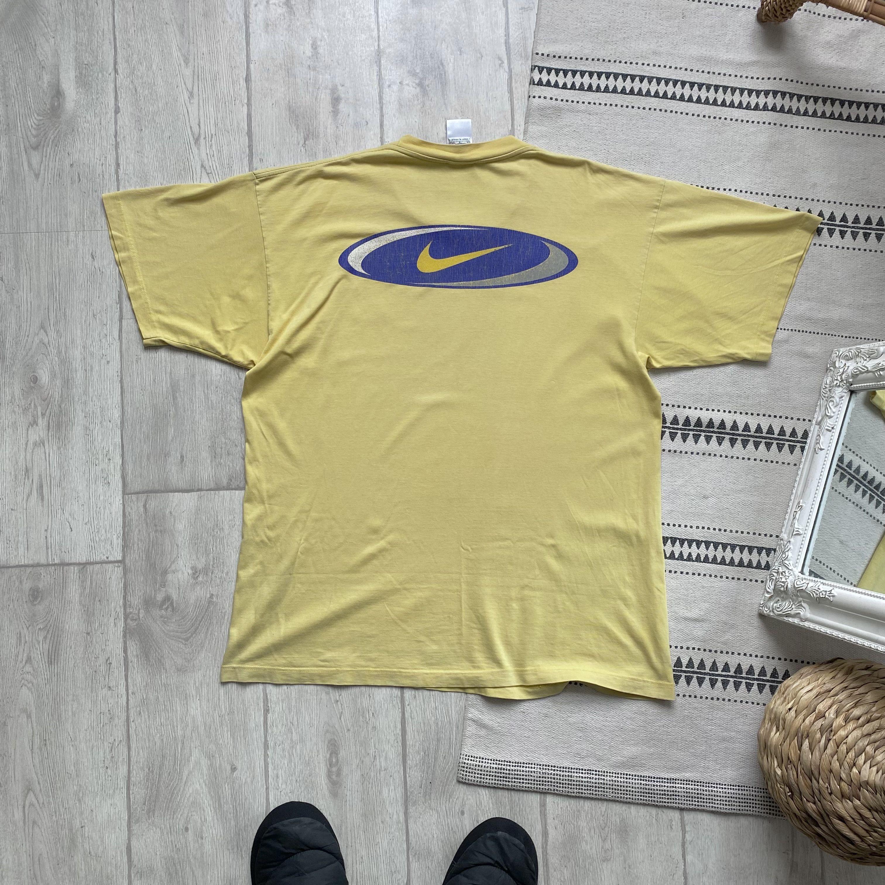 Nike Trashed 80-90s Vintage Nike Yellow tee Swoosh logo Size US L / EU 52-54 / 3 - 10 Thumbnail