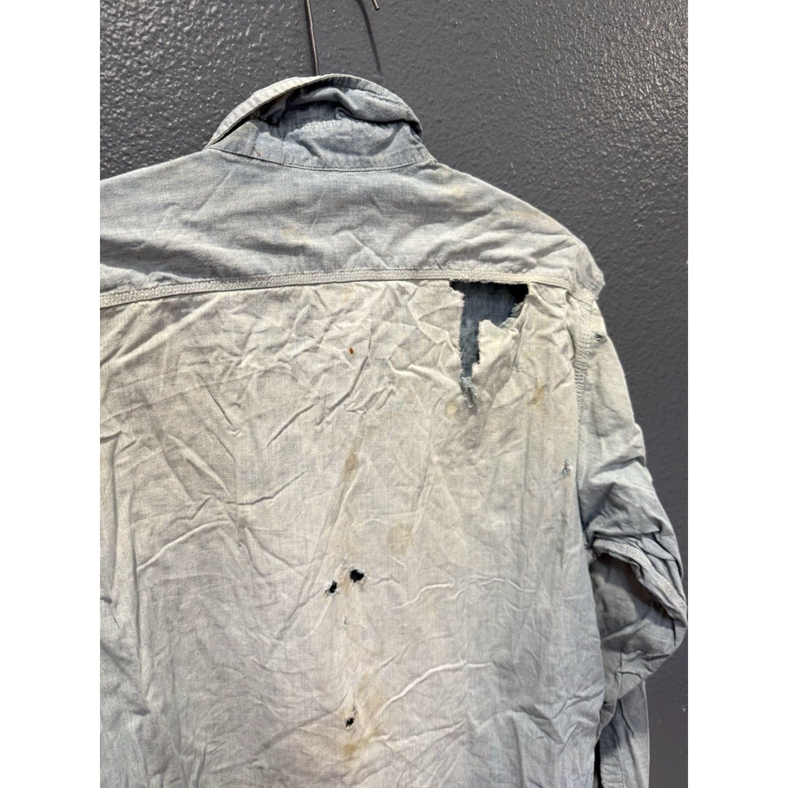 Vintage VINTAGE Big Mac Shirt Mens Large Blue 1940s Cotton Chambray Distressed Button Up Size US L / EU 52-54 / 3 - 7 Thumbnail