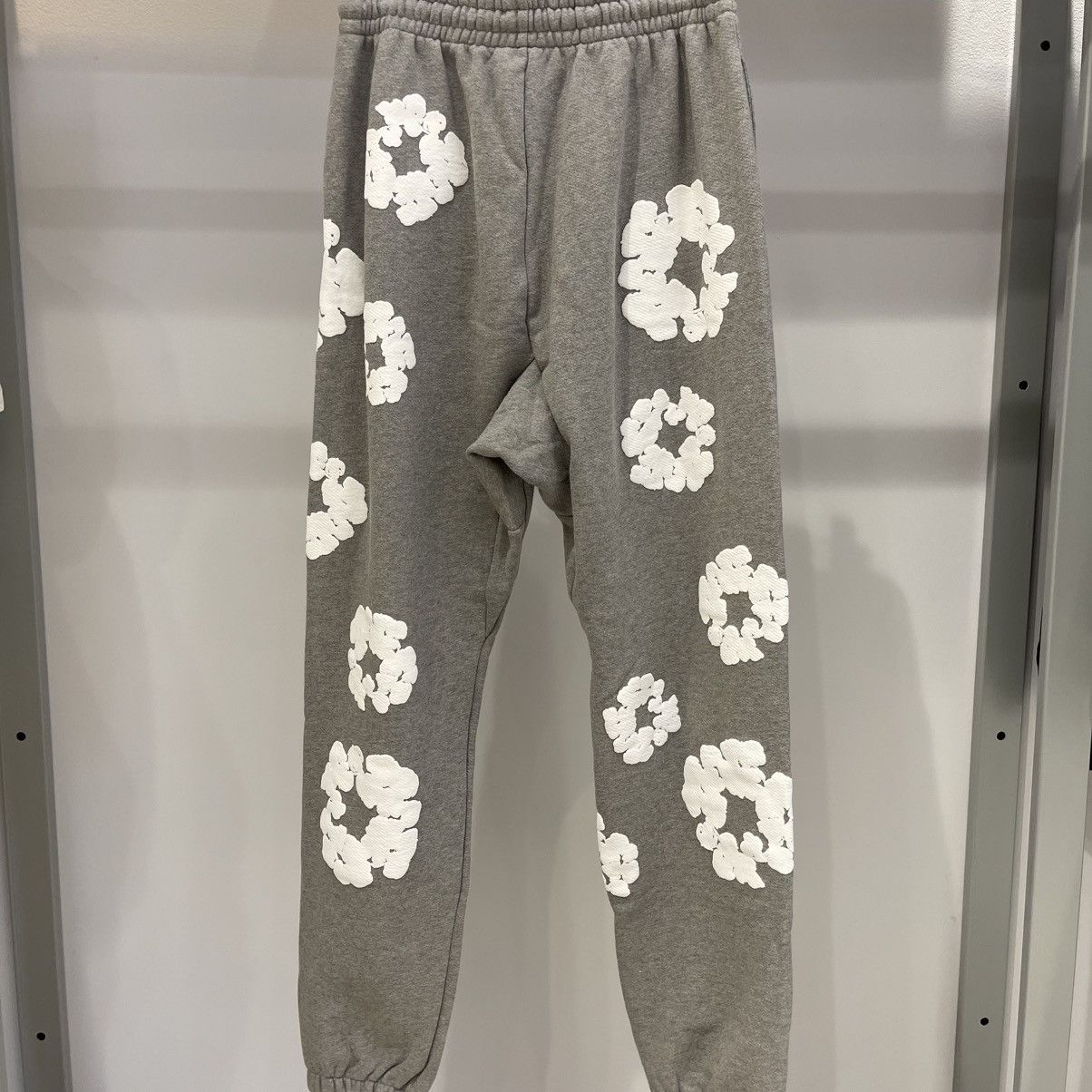 DENIM TEARS Denim Tears The Cotton Wreath Sweatpants Grey Size US 32 / EU 48 - 4 Thumbnail