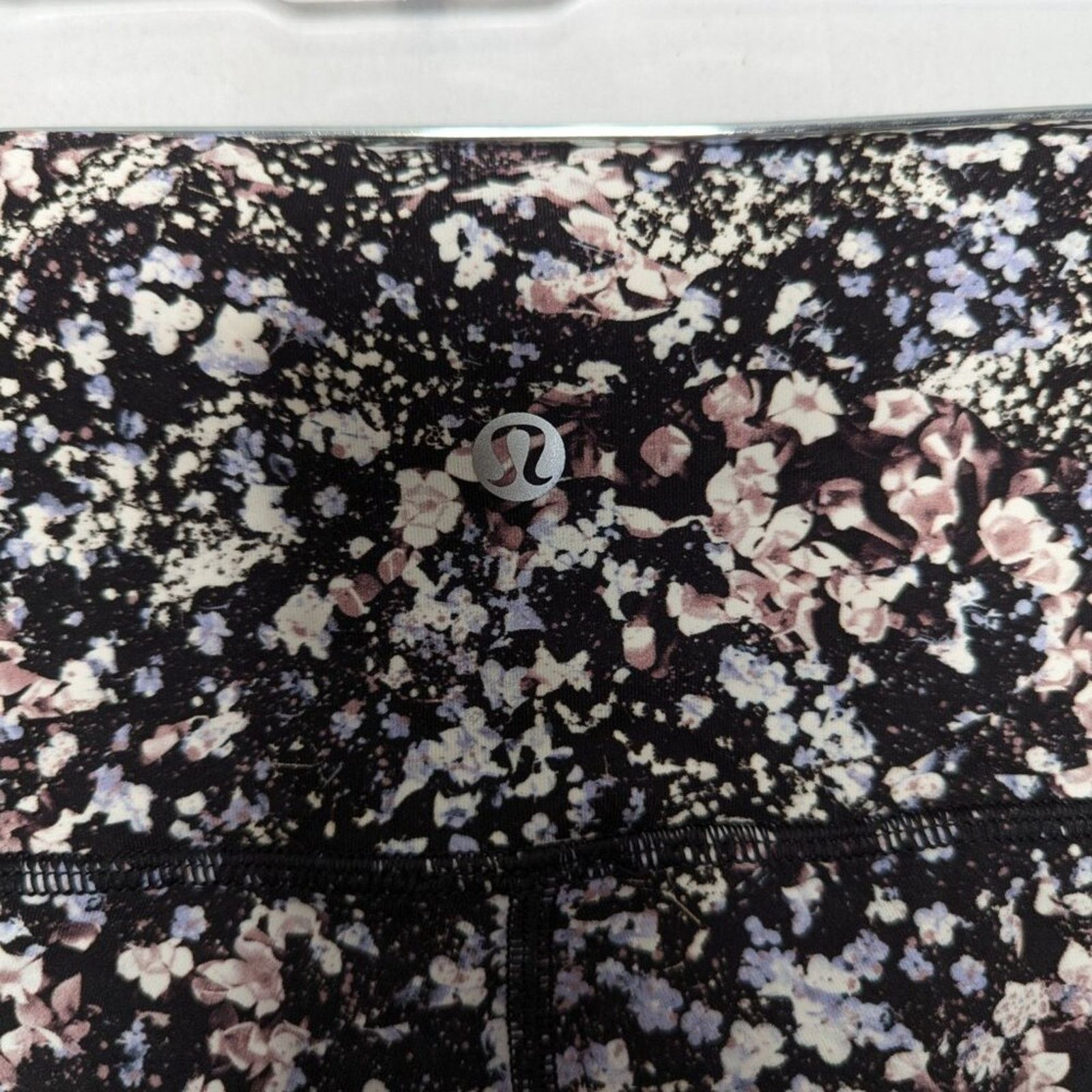 Lululemon Lululemon Wunder Under High-Rise Tight 28" Floral Luxtreme Size 30" / US 8 / IT 44 - 4 Thumbnail