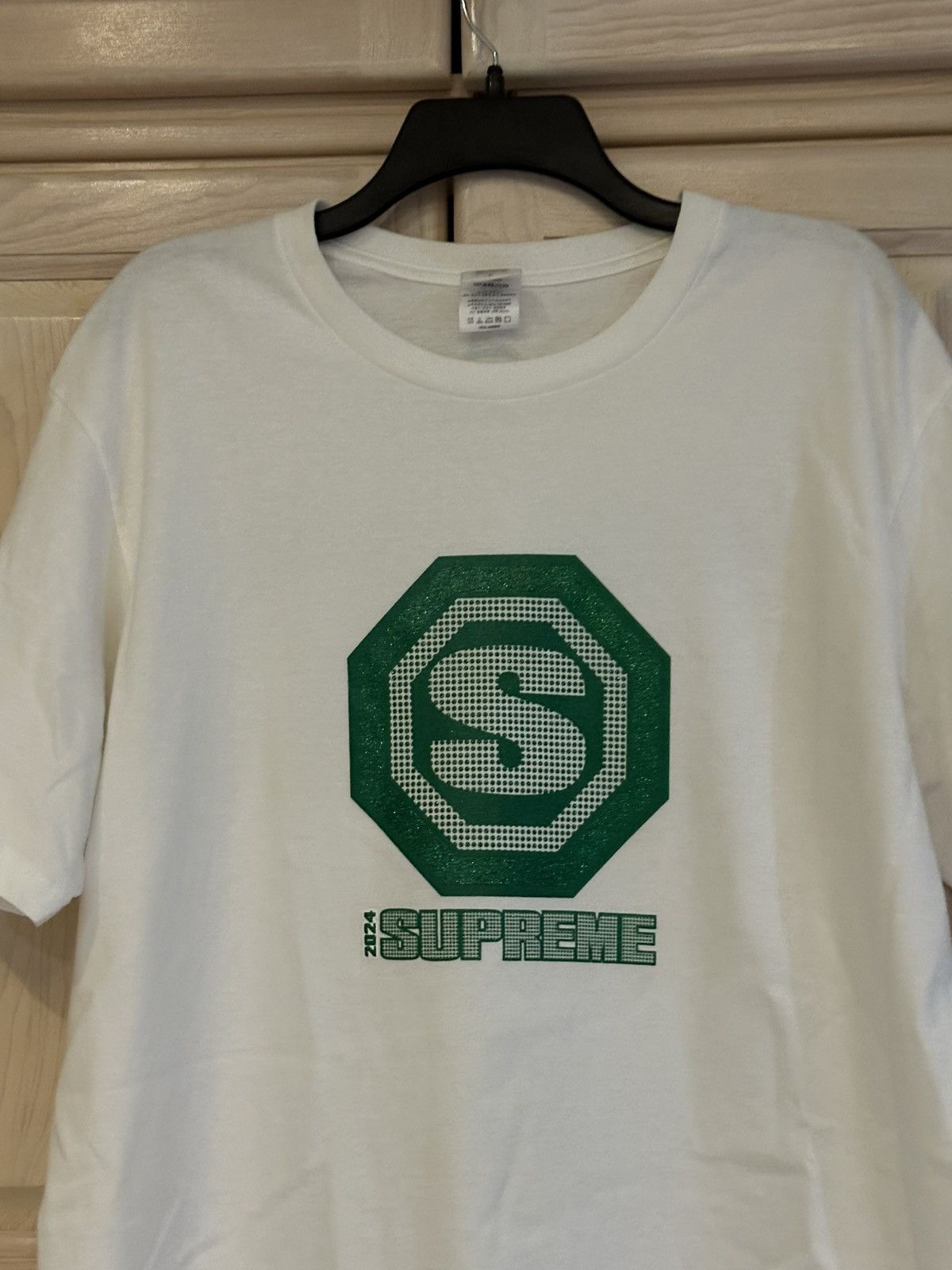 Supreme Supreme white green glitter forever outshine t shirt Size US L / EU 52-54 / 3 - 2 Thumbnail