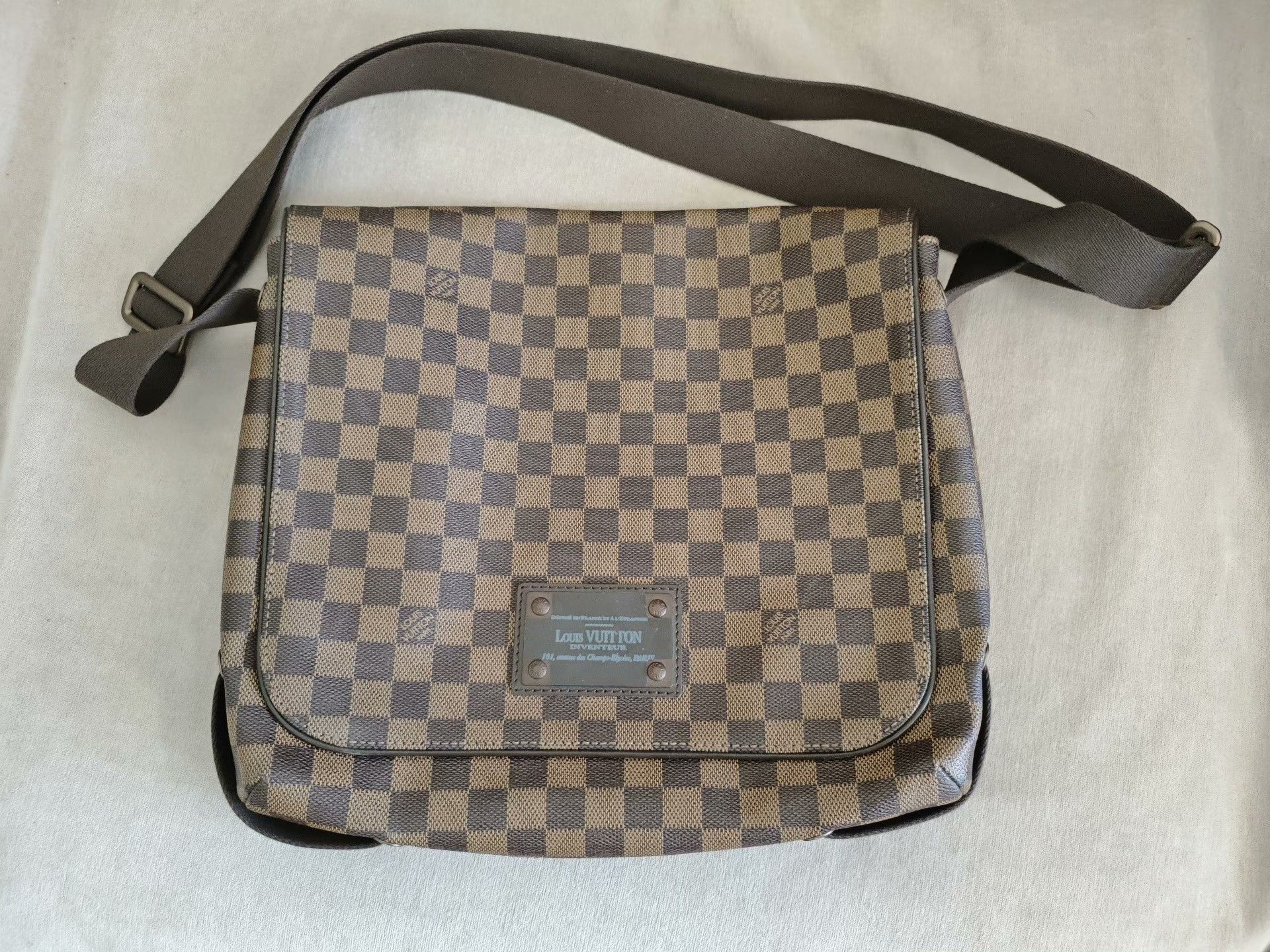 Louis Vuitton Louis Vuitton Checkered Gold Bag one size Men Size ONE SIZE - 1 Thumbnail