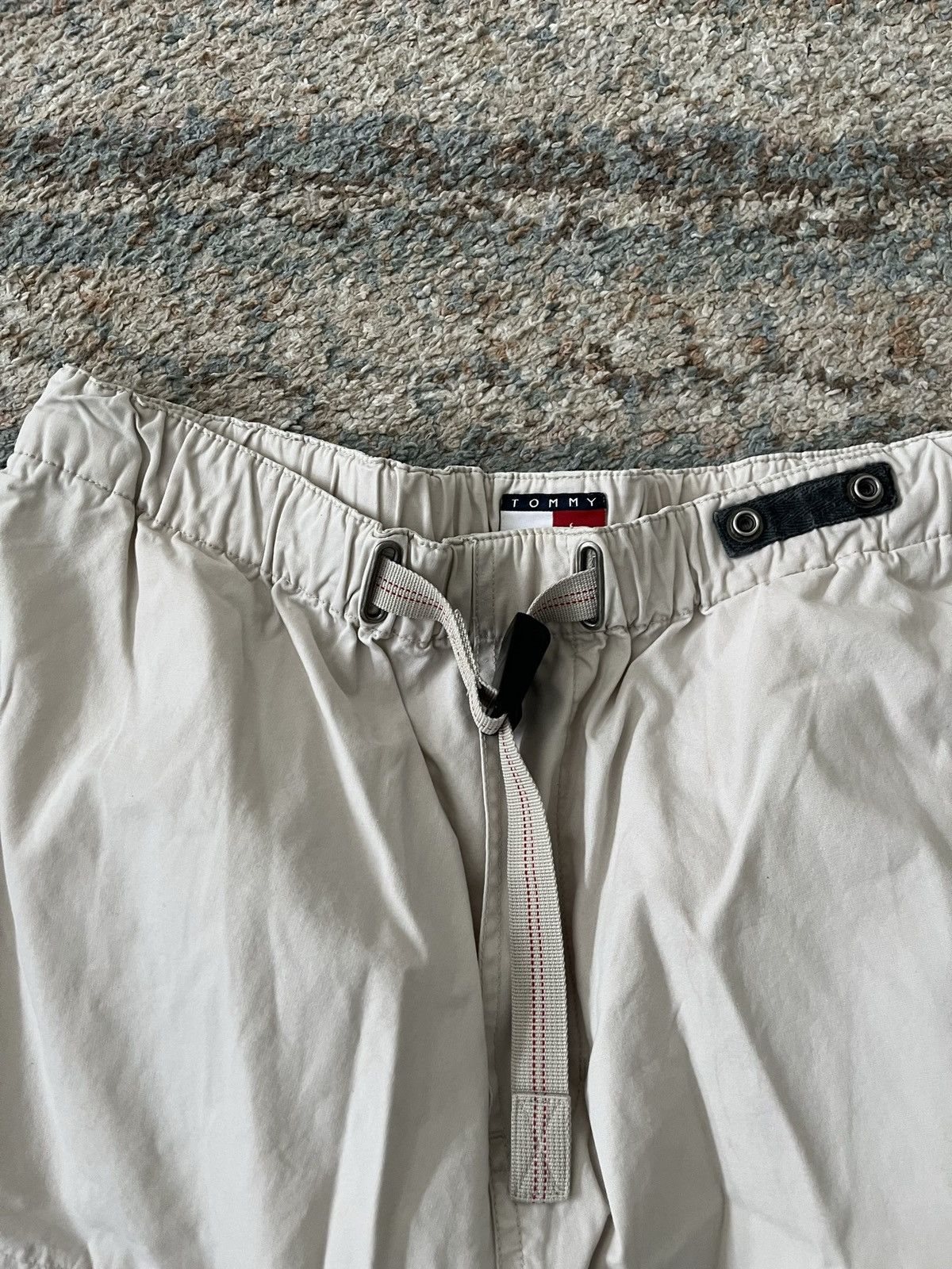 Tommy Hilfiger Vintage Tommy Hilfiger Cargo Shorts 34 Beige Buckle Mesh Size US 34 / EU 50 - 3 Thumbnail