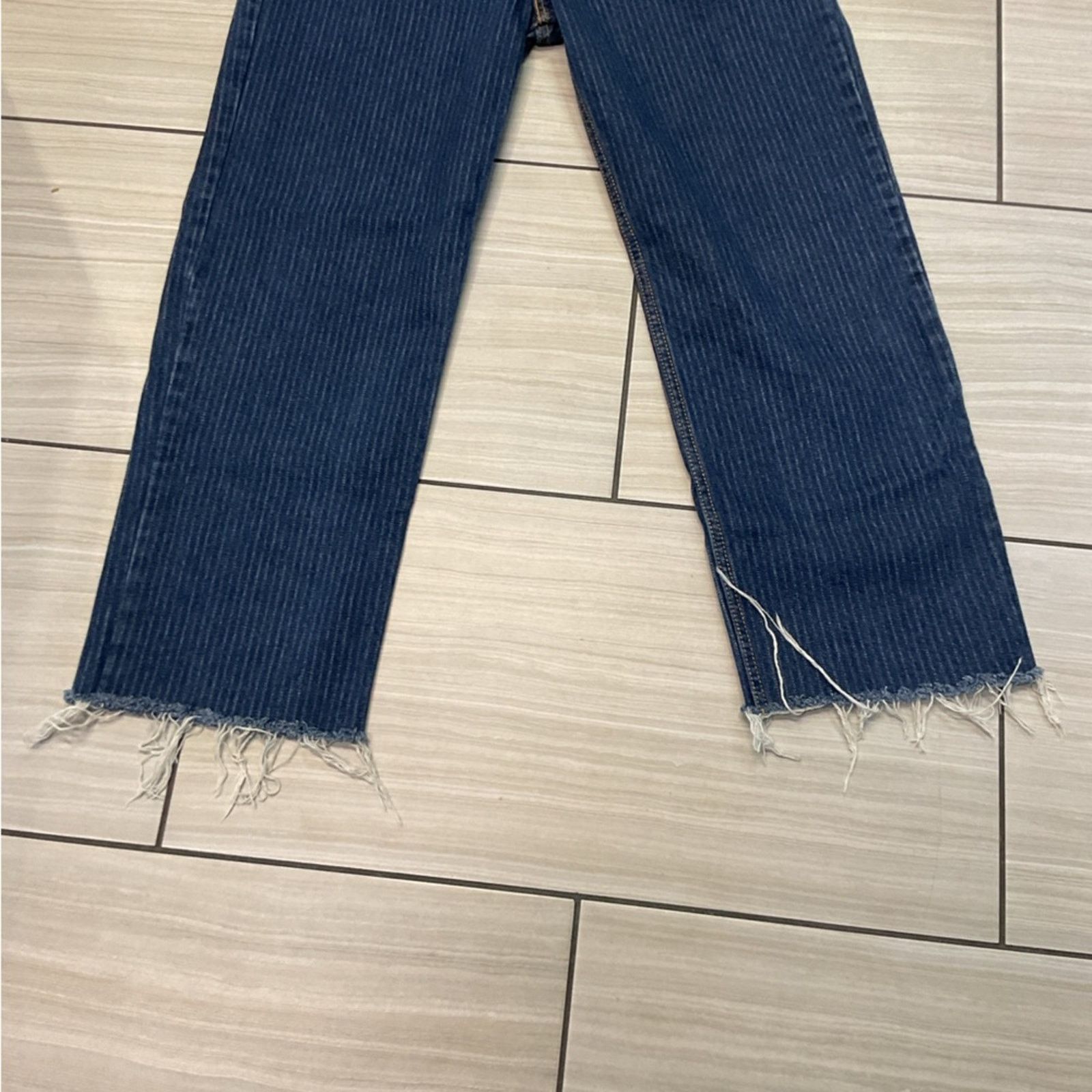 Levi's Levi’s Low Pro Women’s Pin Stripe Frayed Hem Jeans Size 30" / US 8 / IT 44 - 7 Thumbnail
