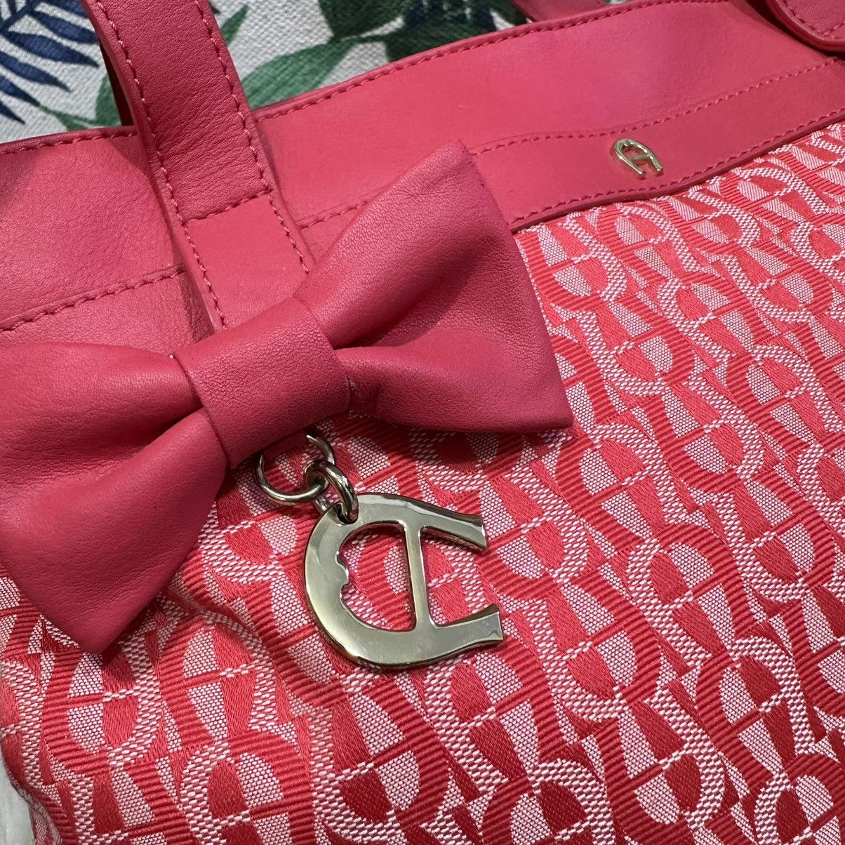 Aigner Authentic AIGNER Monogram Handbag Size ONE SIZE - 3 Thumbnail