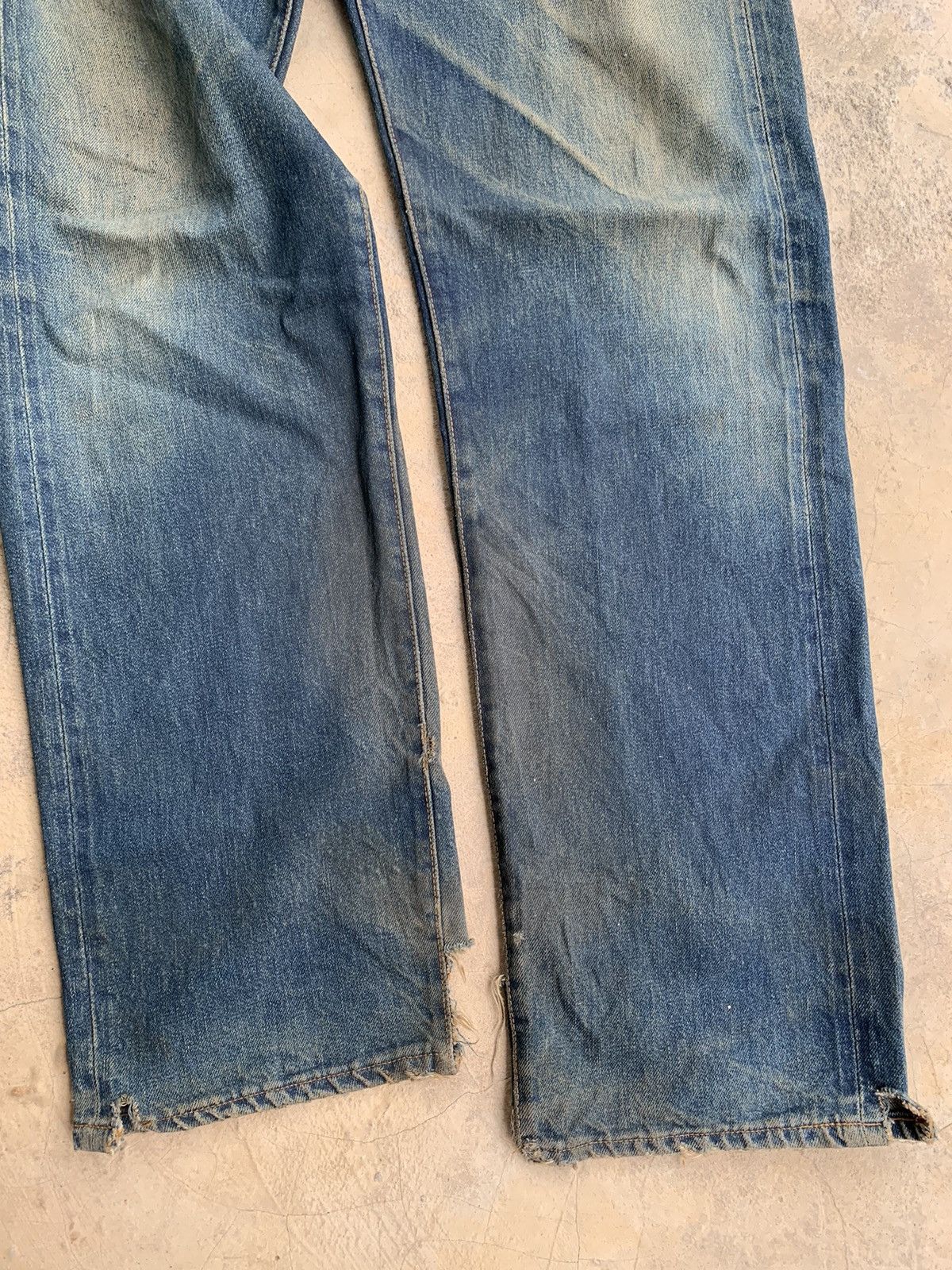 Levi's × Vintage Big E Vintage Levi’s 501 Redline Jeans Selvedge Distressed Size US 29 - 23 Thumbnail