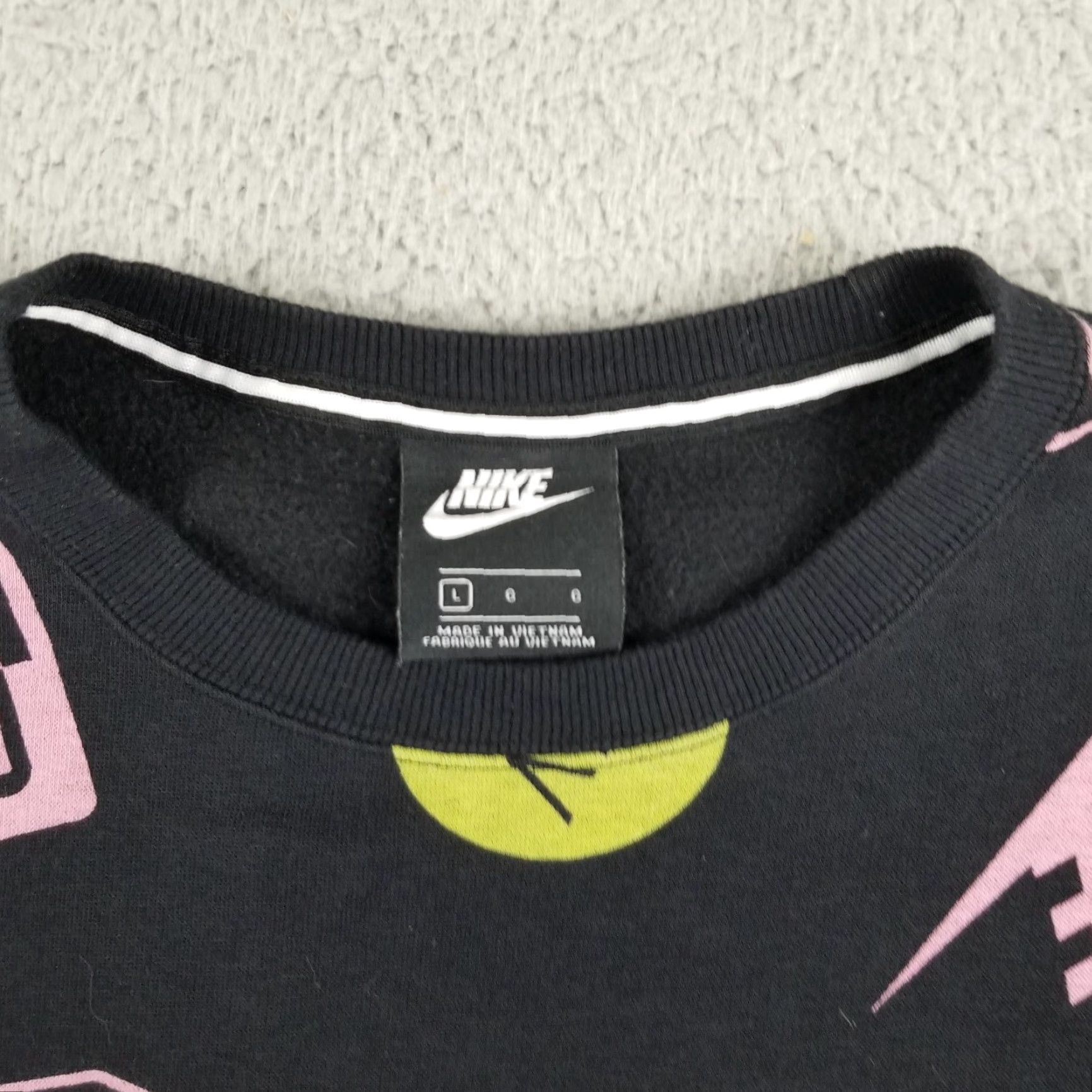 Nike Nike Air Max Crewneck Sweatshirt Women Large Black All Over Print 90s Casual Gym Size L / US 10 / IT 46 - 2 Thumbnail