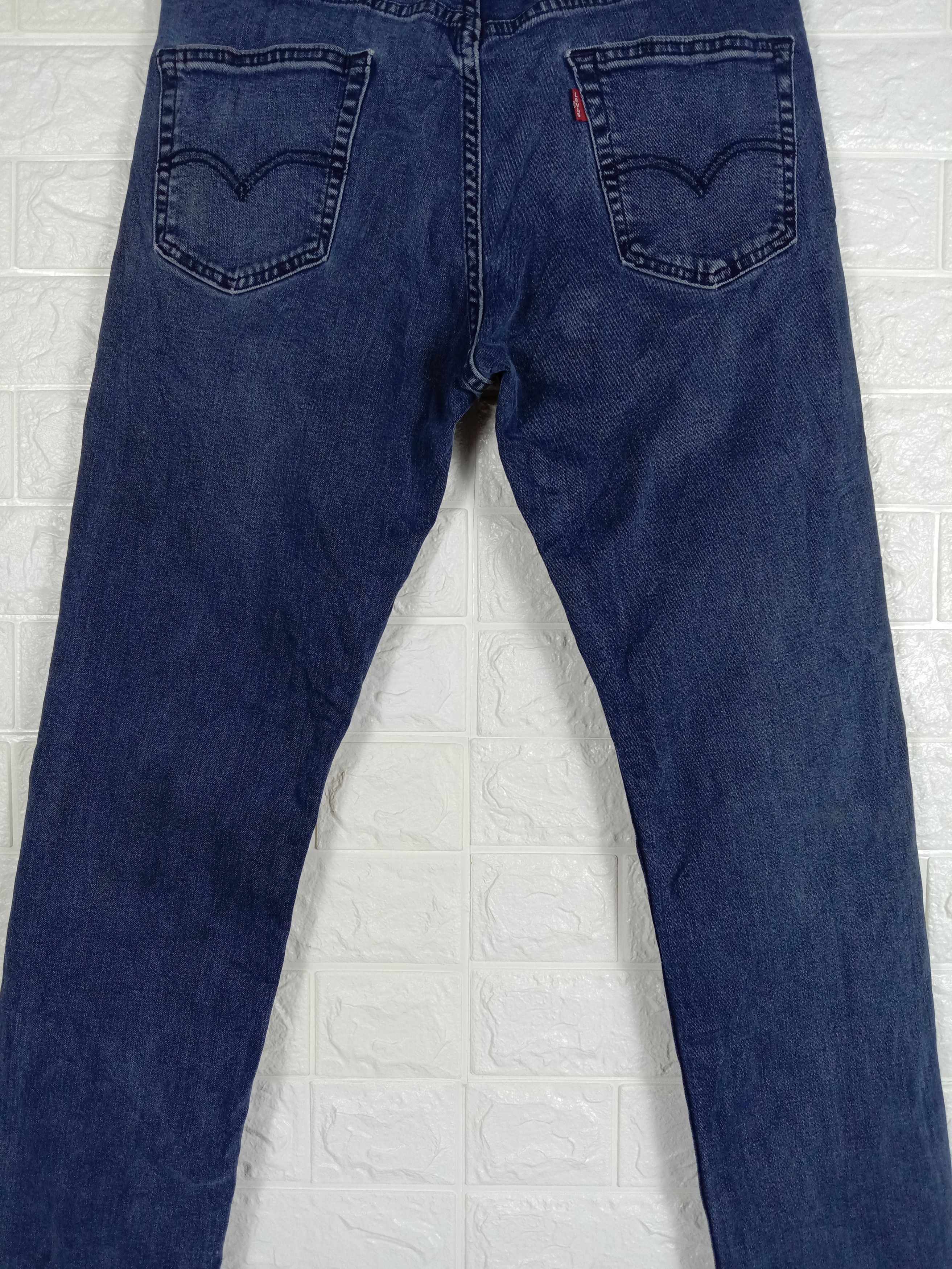Levi's Vintage Levi's 511 Slim Jeans Dark Blue Denim Size US 31 - 7 Thumbnail