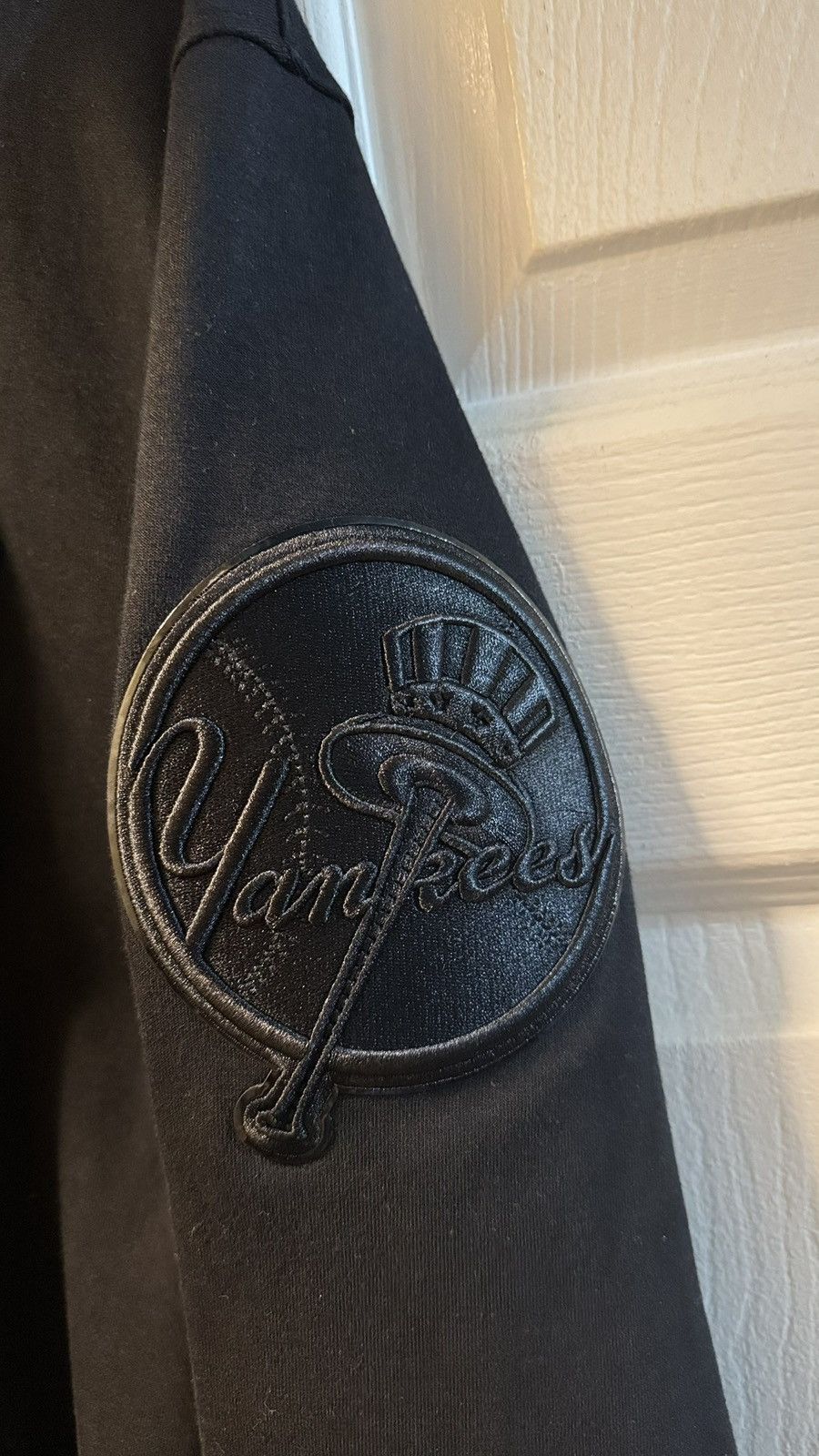Pro Standard PRO STANDARD MLB NEW YORK YANKEES TRIPLE BLACK ZIP UP HOODIE Size US S / EU 44-46 / 1 - 6 Thumbnail
