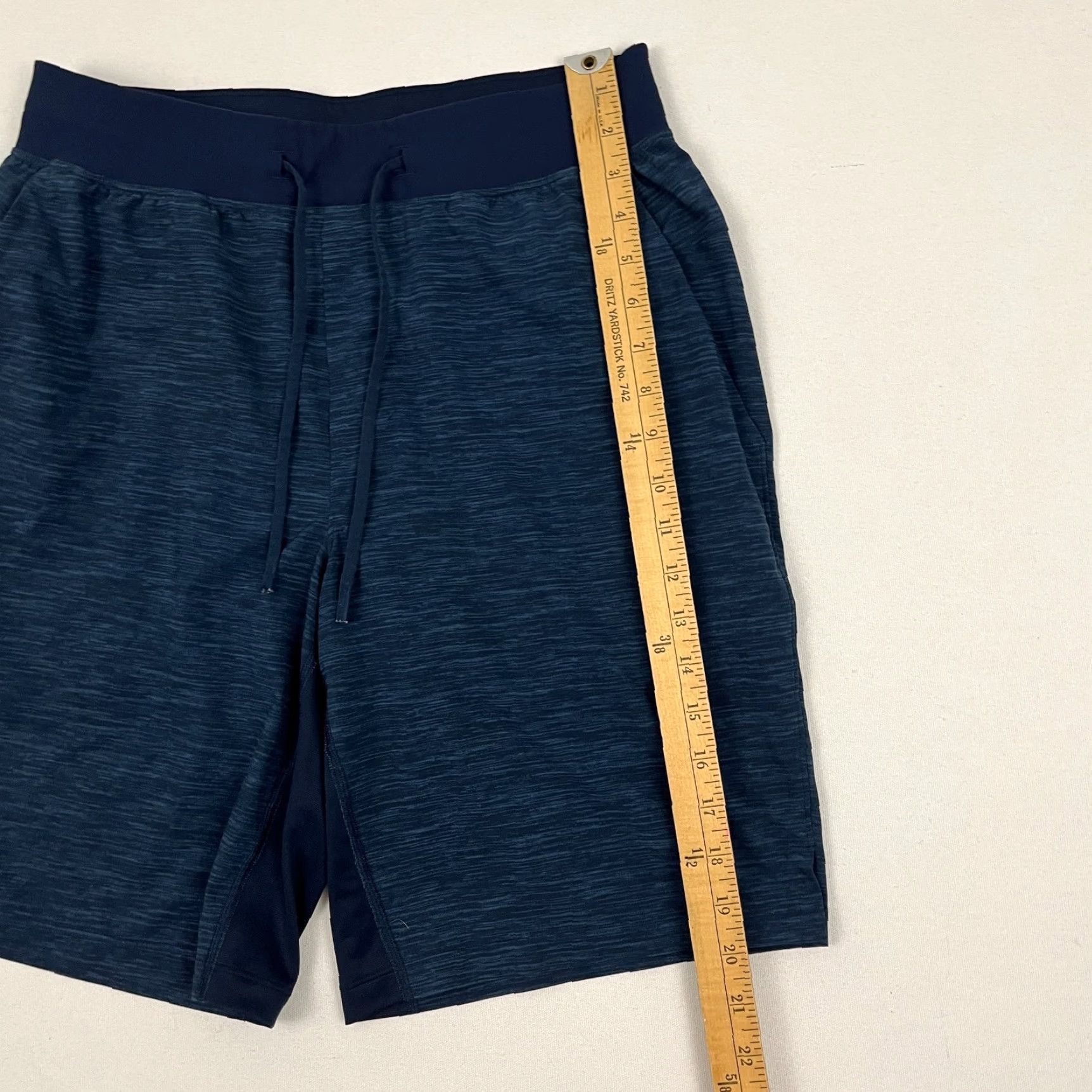 Lululemon Lululemon T.H.E Shorts Men Medium x 9" Lined Heather Blue Active Running Workout Size US 31 - 6 Thumbnail