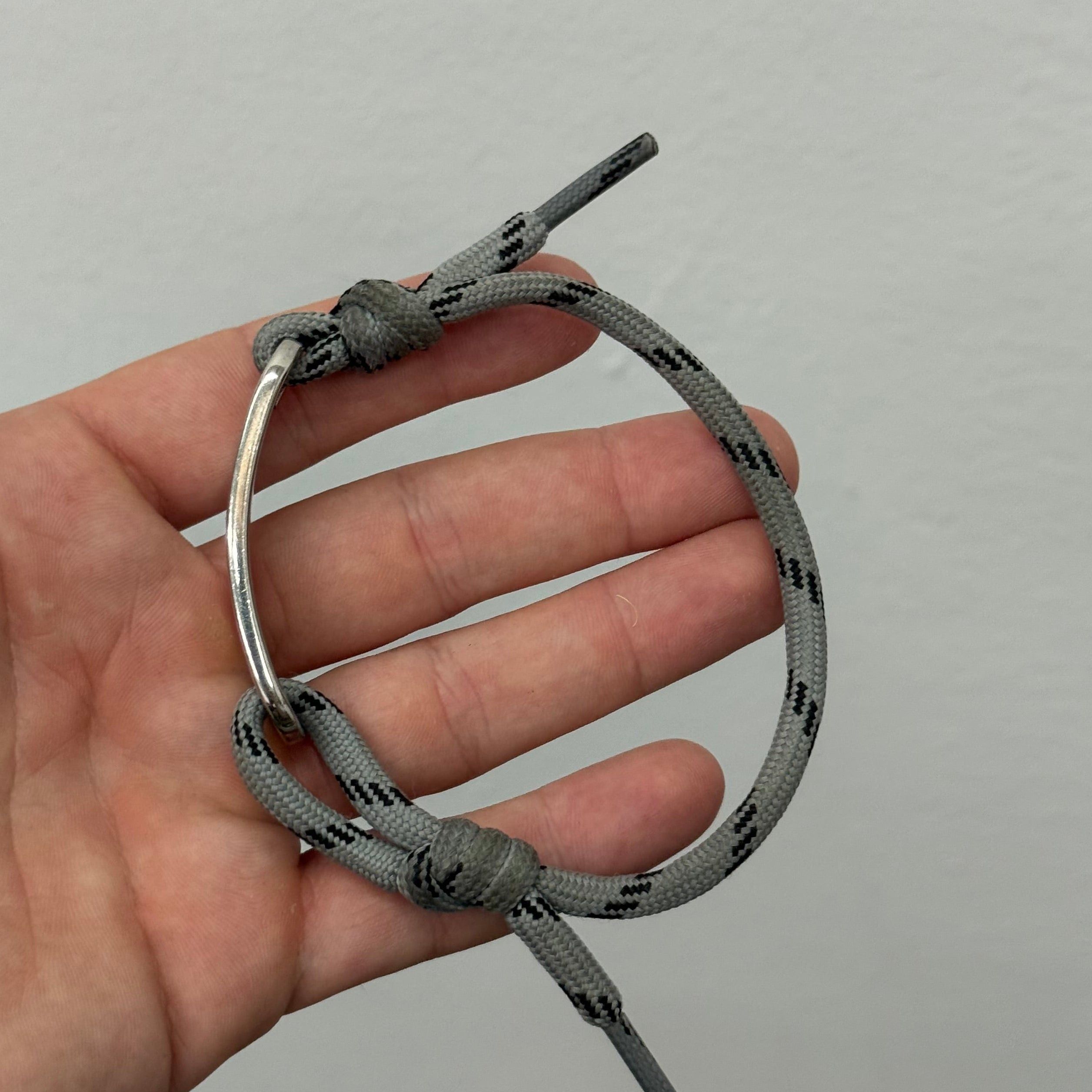 Balenciaga Balenciaga Hand Rope Bracelet Grey Size ONE SIZE - 2 Thumbnail