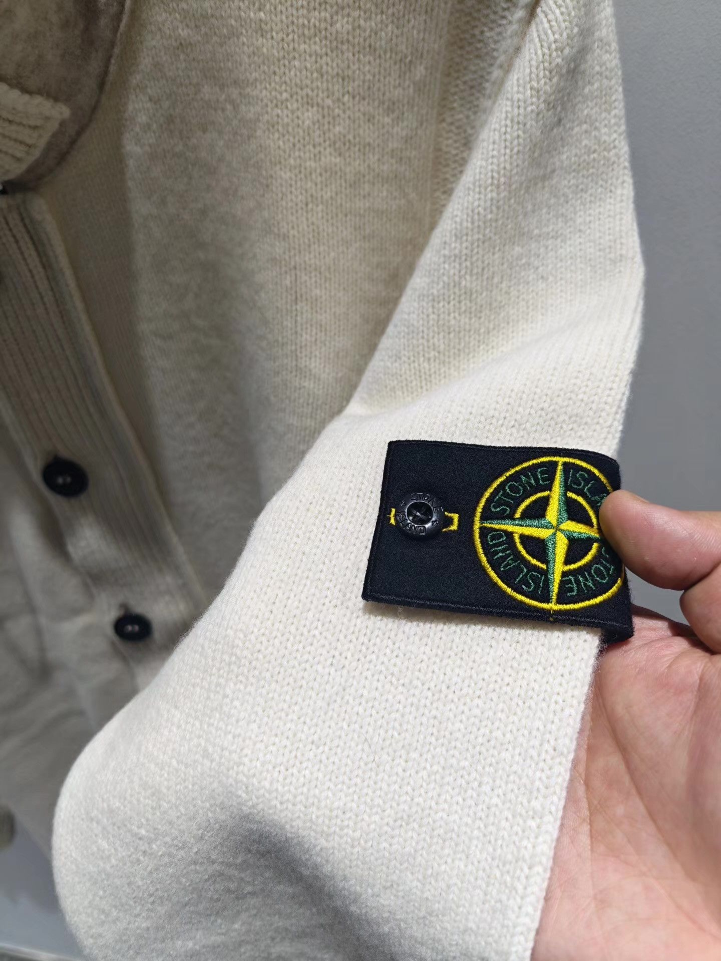 Stone Island STONE ISLAND 25FW Single-Breasted Knit Cardigan Q15 Size US XXL / EU 58 / 5 - 2 Thumbnail