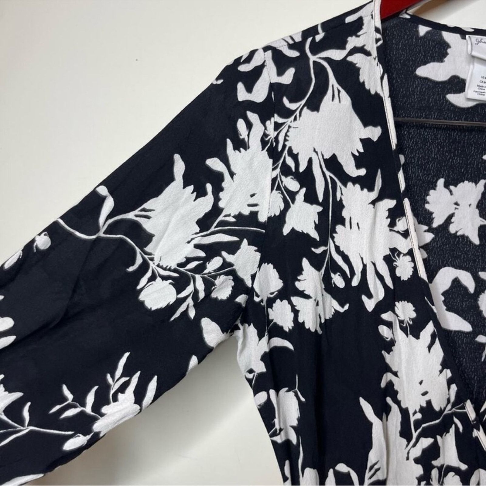Other JOHANNA ORTIZ H&M BLACK & WHITE ORCHID FLORAL WRAP DRESS Size XL / US 12-14 / IT 48-50 - 7 Thumbnail