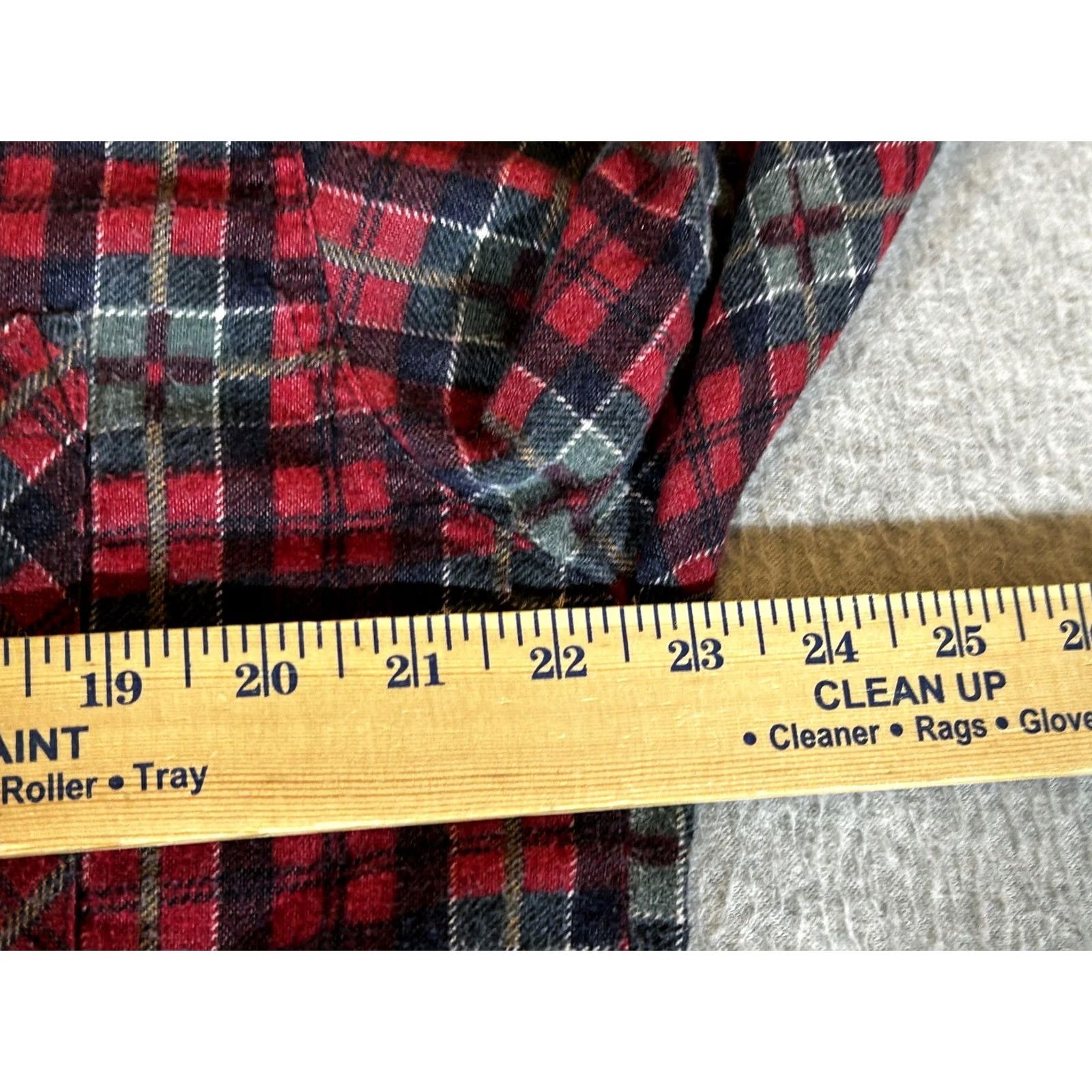 Vintage Vintage Wilderness Flannel Shirt Mens Large Plaid Button Long Sleeve Workwear Outdoor 90s Red Cotton Polyester Casual Winter Mens L Plaid Shirt Size US L / EU 52-54 / 3 - 4 Thumbnail