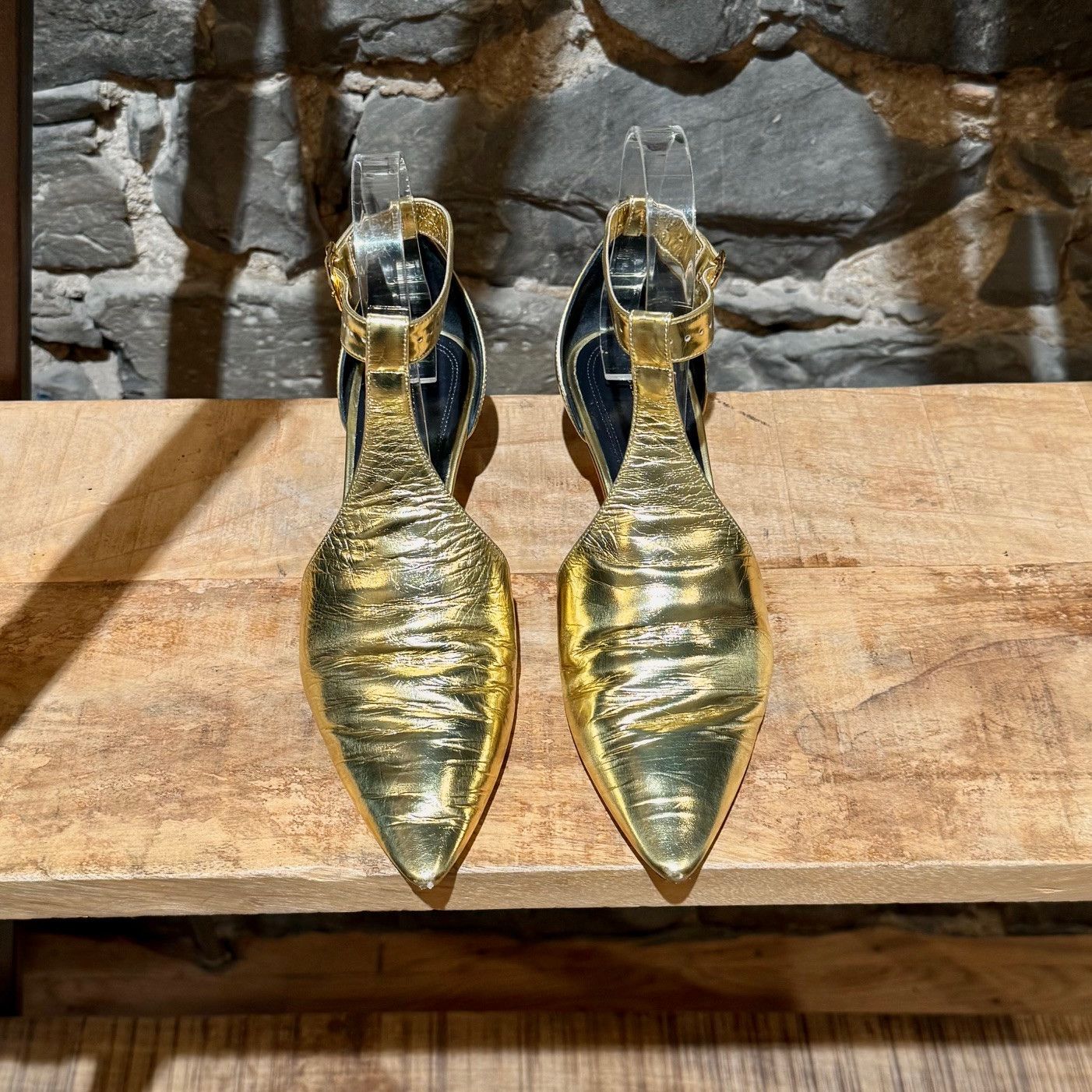 Celine Céline Metallic Gold T-strap Pointy Pumps Size US 5 / IT 35 - 5 Thumbnail