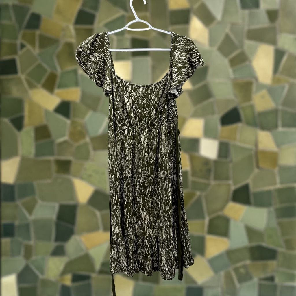 Vintage Womens Liz Lange Maternity for Target Dress Shirt? No—Shift Dress Green Small Knee Length Flutter Sleeve Geometric Rayon Spandex Size S / US 4 / IT 40 - 1 Thumbnail