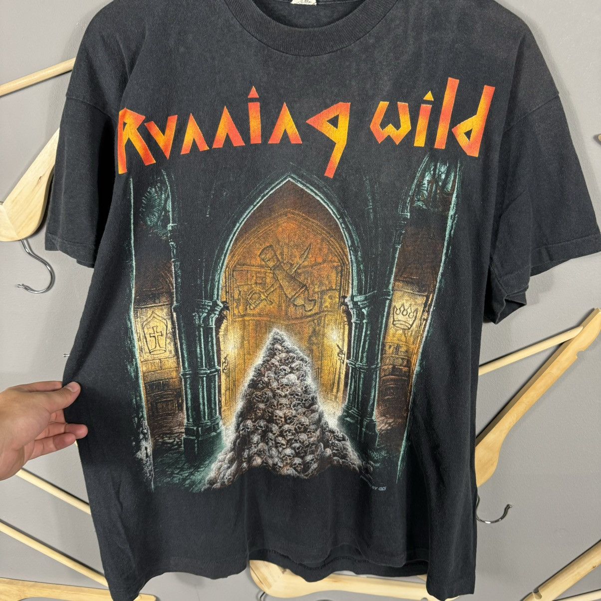Band Tees × Vintage RUNNING WILD 1993 Pile of Skulls Vintage Band T-Shirt Size US XL / EU 56 / 4 - 5 Thumbnail