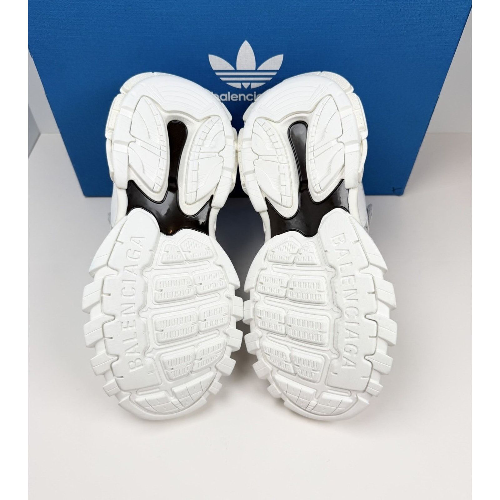 Balenciaga Size 42EU/9US - Balenciaga x adidas Track Forum NEW Size US 9 / EU 42 - 8 Thumbnail
