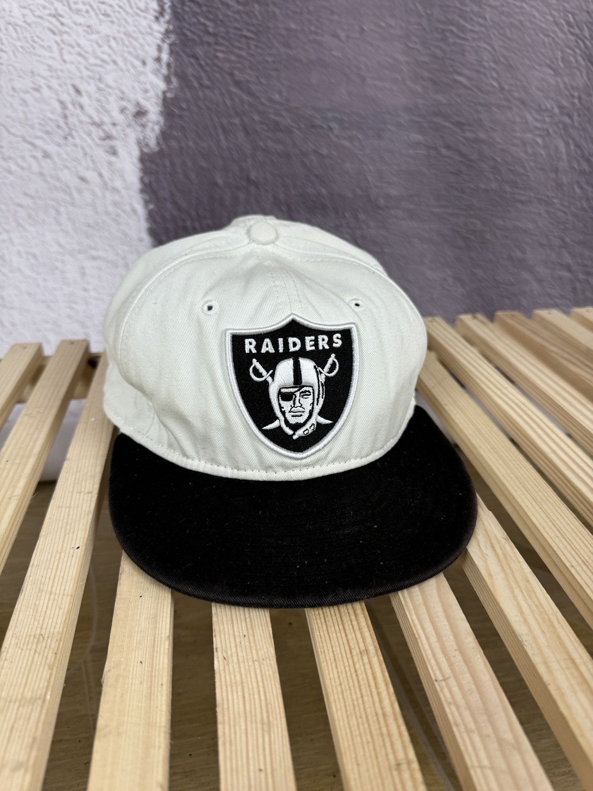 New Era New Era Raiders vintage black white NFL cap size S-M Size ONE SIZE - 2 Thumbnail