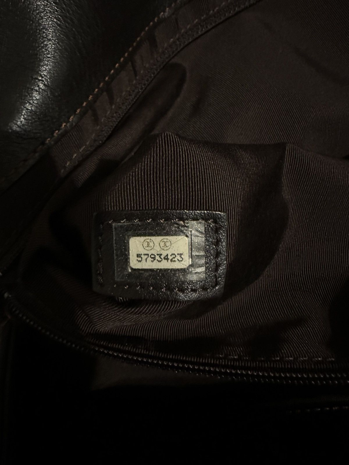 Chanel × Vintage Vintage Chanel Travel Bag in Dark Bordeaux Leather 1999 RARE Size ONE SIZE - 16 Thumbnail