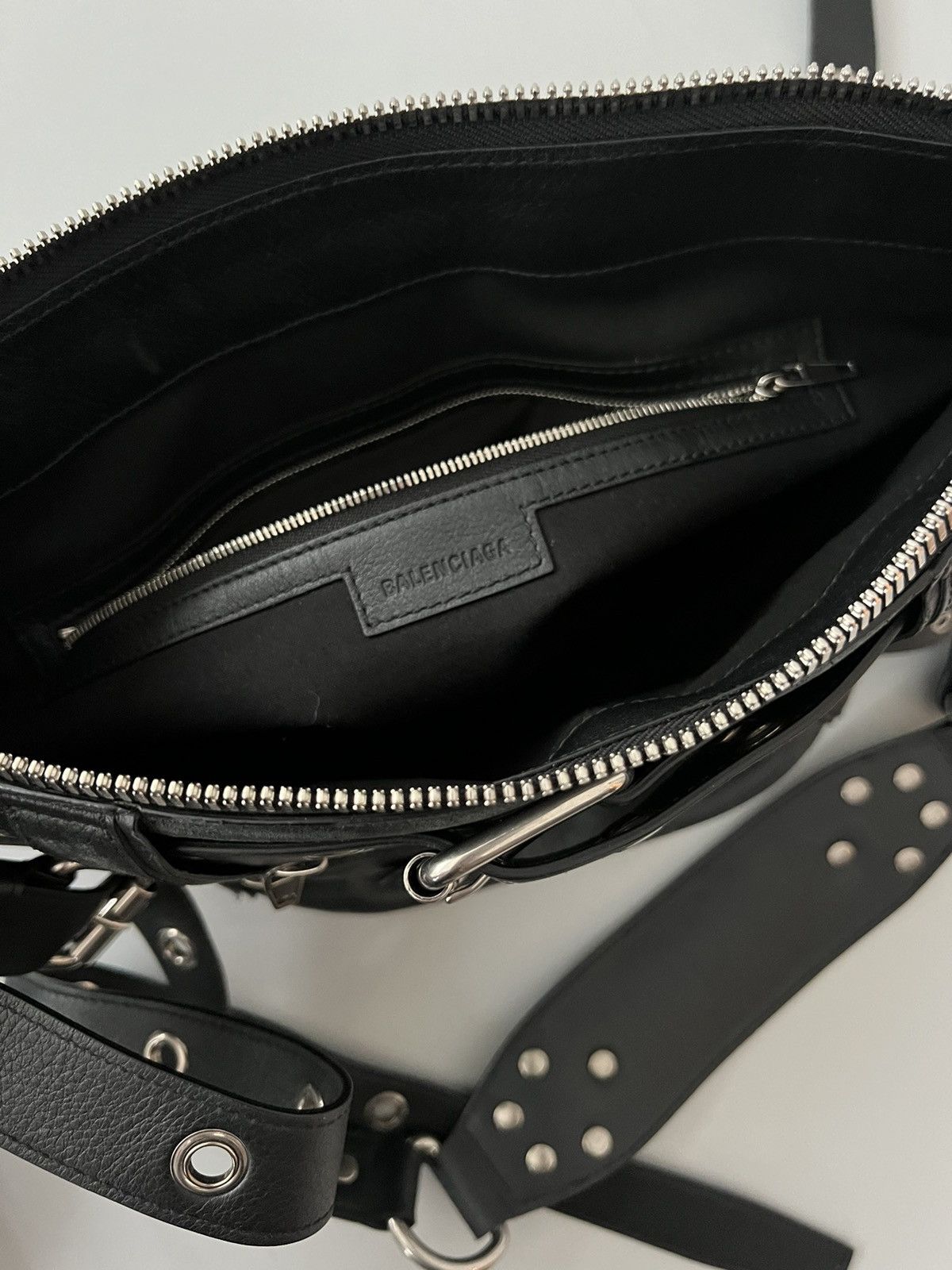 Balenciaga Balenciaga Emo leather bucket bag Size ONE SIZE - 8 Thumbnail