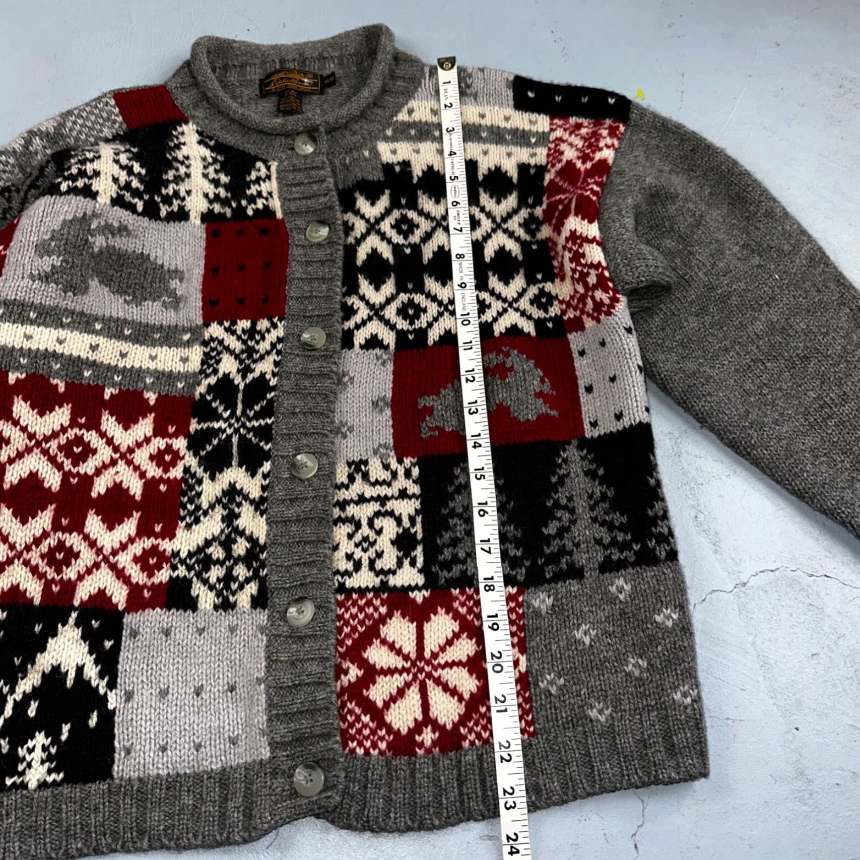 Eddie Bauer VINTAGE Eddie Bauer Cardigan Sweater M Gray Snowflake Nordic Patchwork Wool Womens Size M / US 6-8 / IT 42-44 - 4 Thumbnail