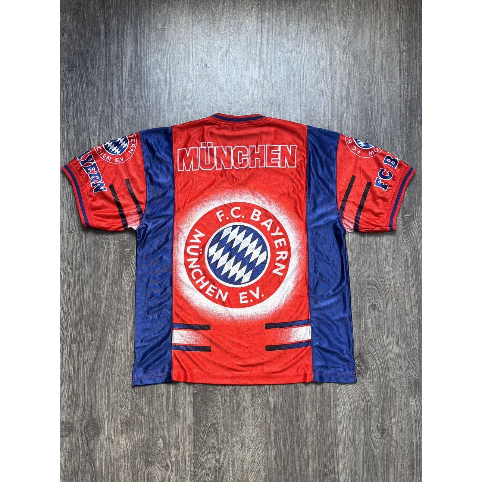 Nutmeg × Vintage 90s Vintage Nutmeg F.C Bayern Munchen Full Printed T-Shirt Size US M / EU 48-50 / 2 - 7 Thumbnail