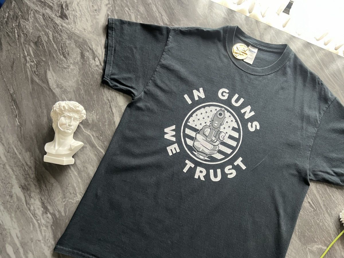Designer × Other Gildan : In Gun We Trust Size US L / EU 52-54 / 3 - 3 Thumbnail