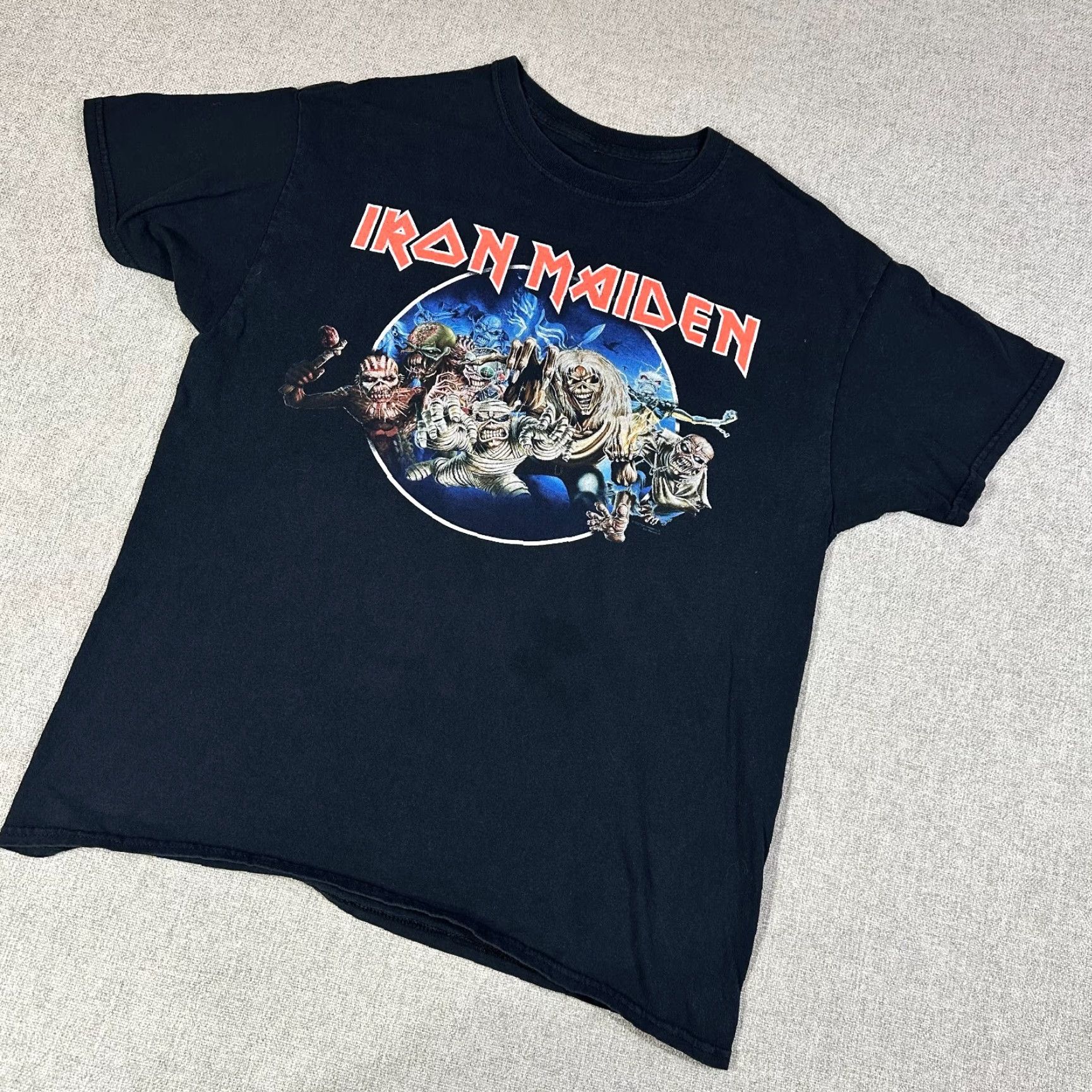Vintage Iron Maiden Mens XL Zombie Mob Graphic Heavy Metal Rock Tee Shirt Size US XL / EU 56 / 4 - 2 Thumbnail