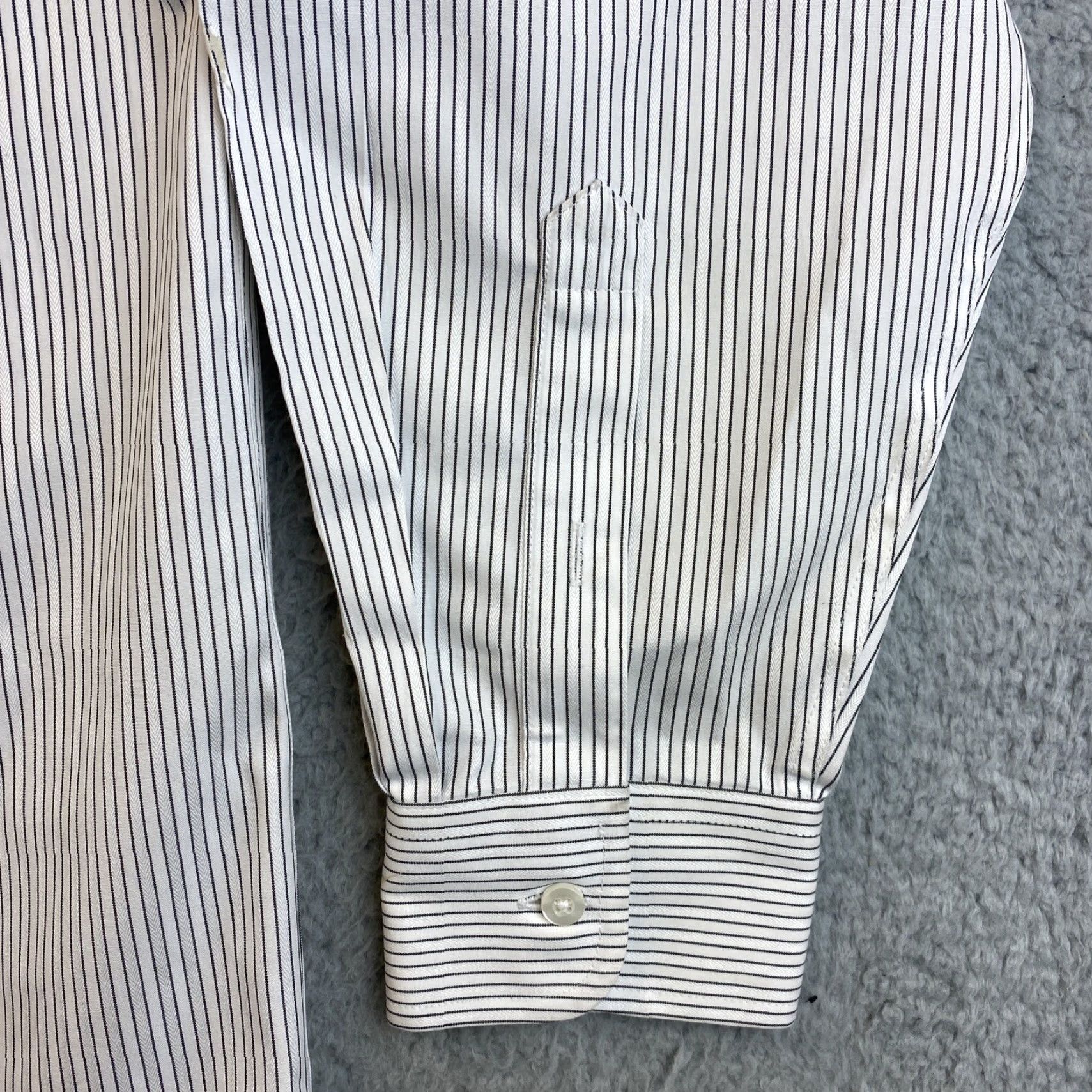 Roundtree & Yorke Roundtree & Yorke Gold Label Men's Dress Shirt 15.5/33 slim fit /75-52 Size 40R - 4 Thumbnail