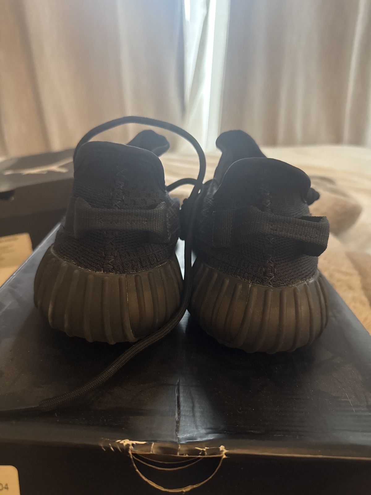 Yeezy Yeezy 350 onyx Size US 9.5 / EU 42-43 - 4 Thumbnail