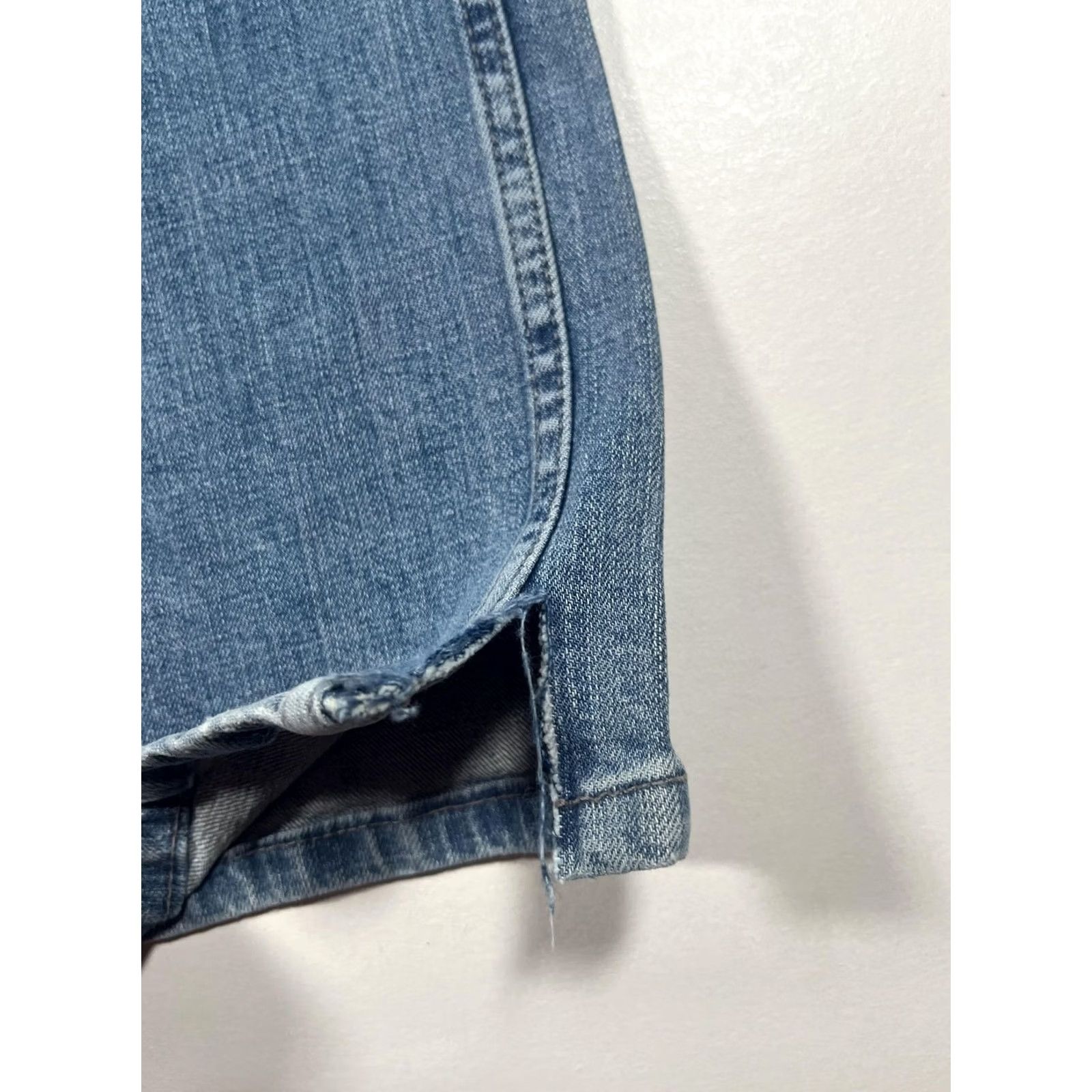 Wrangler Wrangler Jeans Mens 38x36 Blue Relaxed Straight Denim Distressed Med Wash Size US 38 / EU 54 - 6 Thumbnail