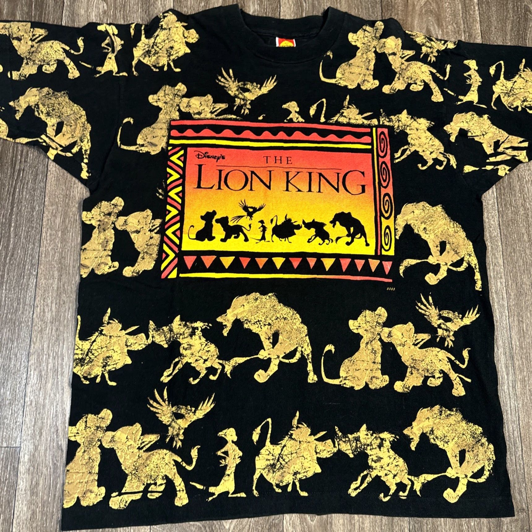 Disney VINTAGE The Lion King Disney Jerry Leigh All Over Print T Shirt XL Black Cotton Crew Neck Short Sleeve Lion King 90s Mens Rock Hut Disney Fans Size US XL / EU 56 / 4 - 3 Thumbnail