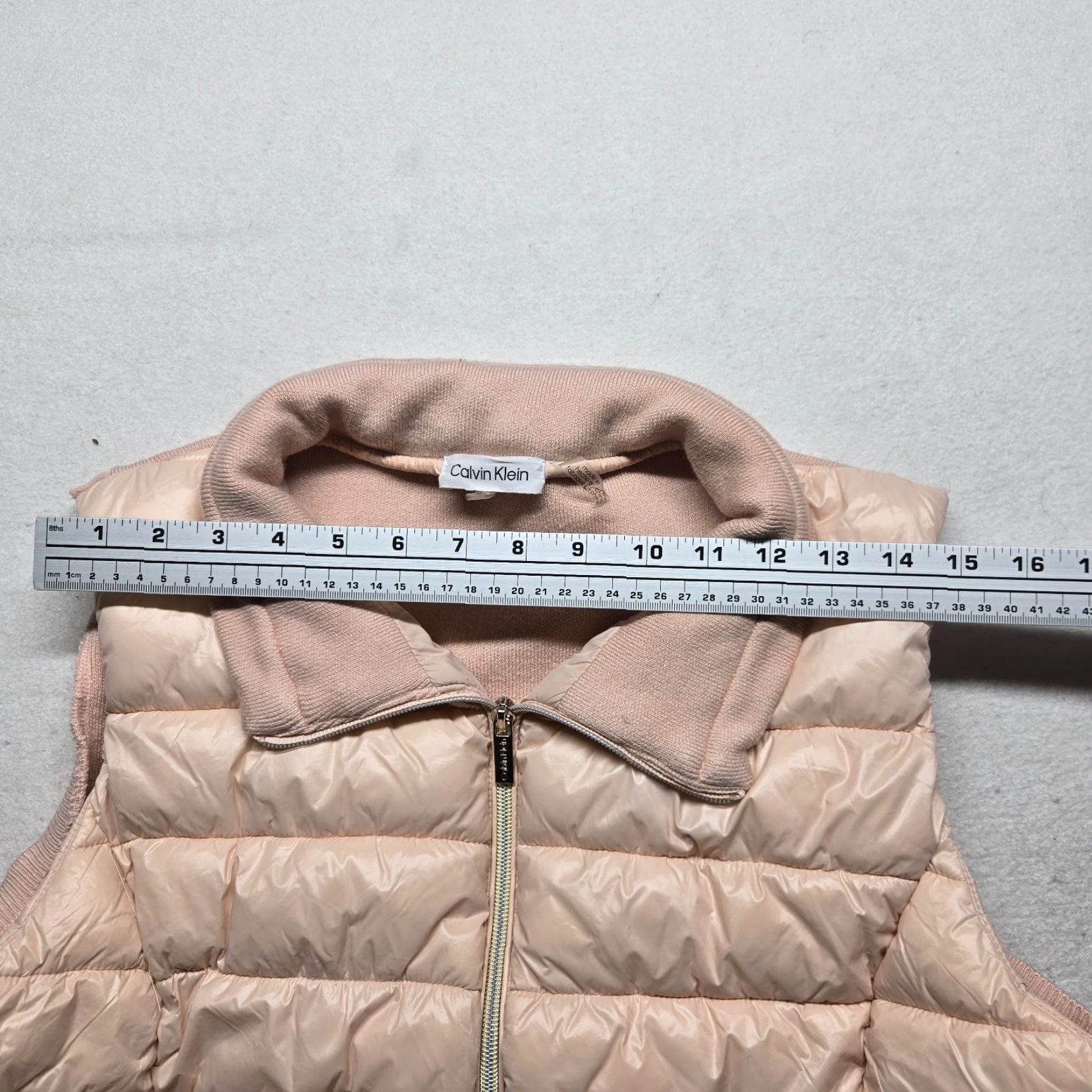 Calvin Klein VINTAGE? No — Calvin Klein Down Vest Jacket Pink XL Women’s Vest, Calv in Klein Down, Full Zip, Puffer, Outdoor, 90s? (Wait) Size XL / US 12-14 / IT 48-50 - 5 Thumbnail