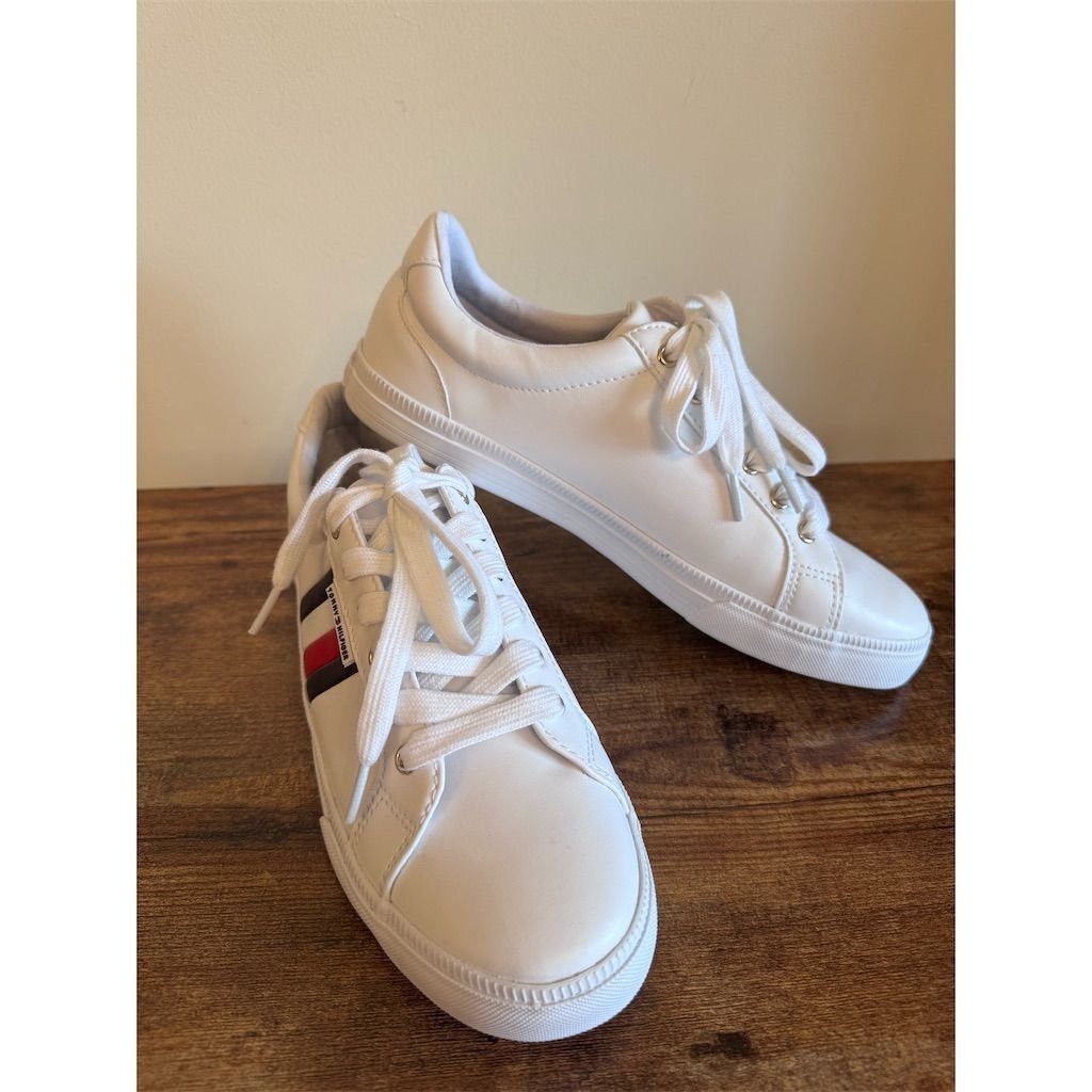 Tommy Hilfiger Tommy Hilfiger Women's White Lace-Up Sneakers Athletic Shoe Size US 8.5 / IT 38.5 - 7 Thumbnail