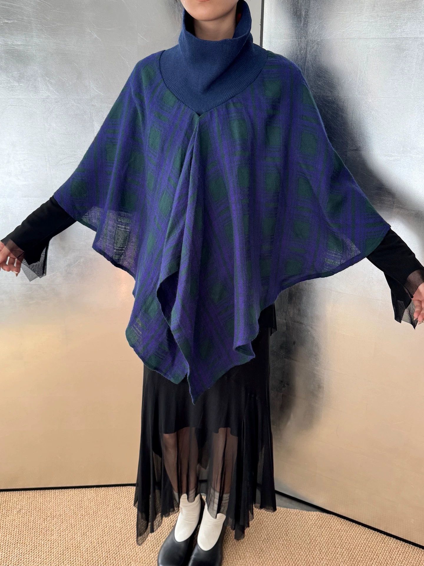 Yohji Yamamoto Yohji Yamamoto Wool Turtleneck Cape Top Size 2 Size XS / US 0-2 / IT 36-38 - 2 Thumbnail