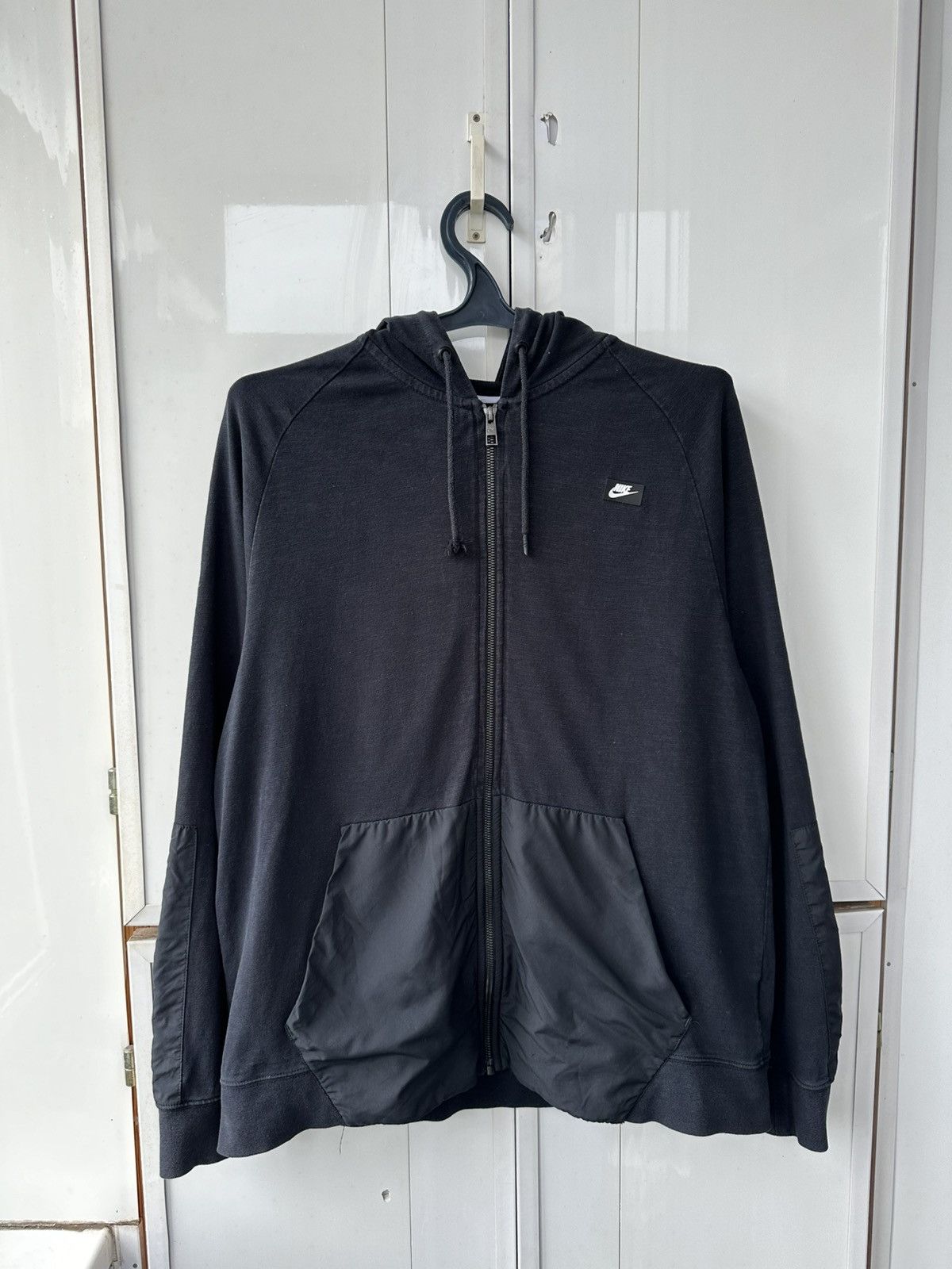 Nike Vintage Nike Hoodie Patch Logo Black Fit Size US L / EU 52-54 / 3 - 3 Thumbnail