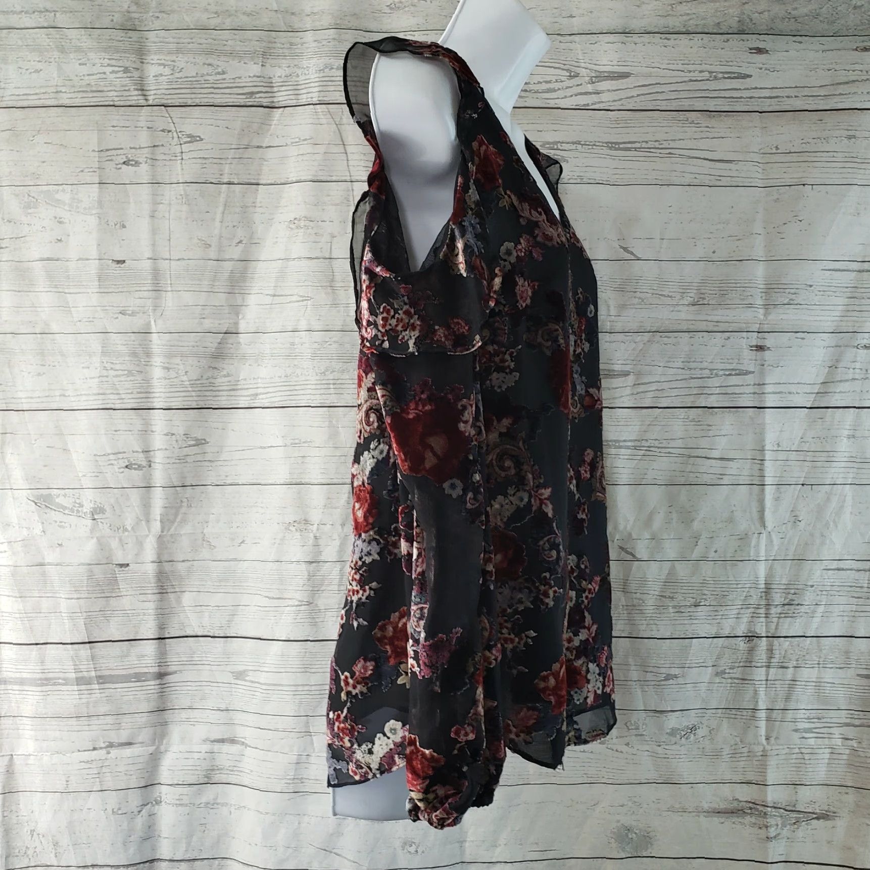 White House Black Market White House Black Market Womens Blouse Shirt Black Floral Rayon V-Neck Cold Shoulder Sz 6 Womens Size M / US 6-8 / IT 42-44 - 2 Thumbnail