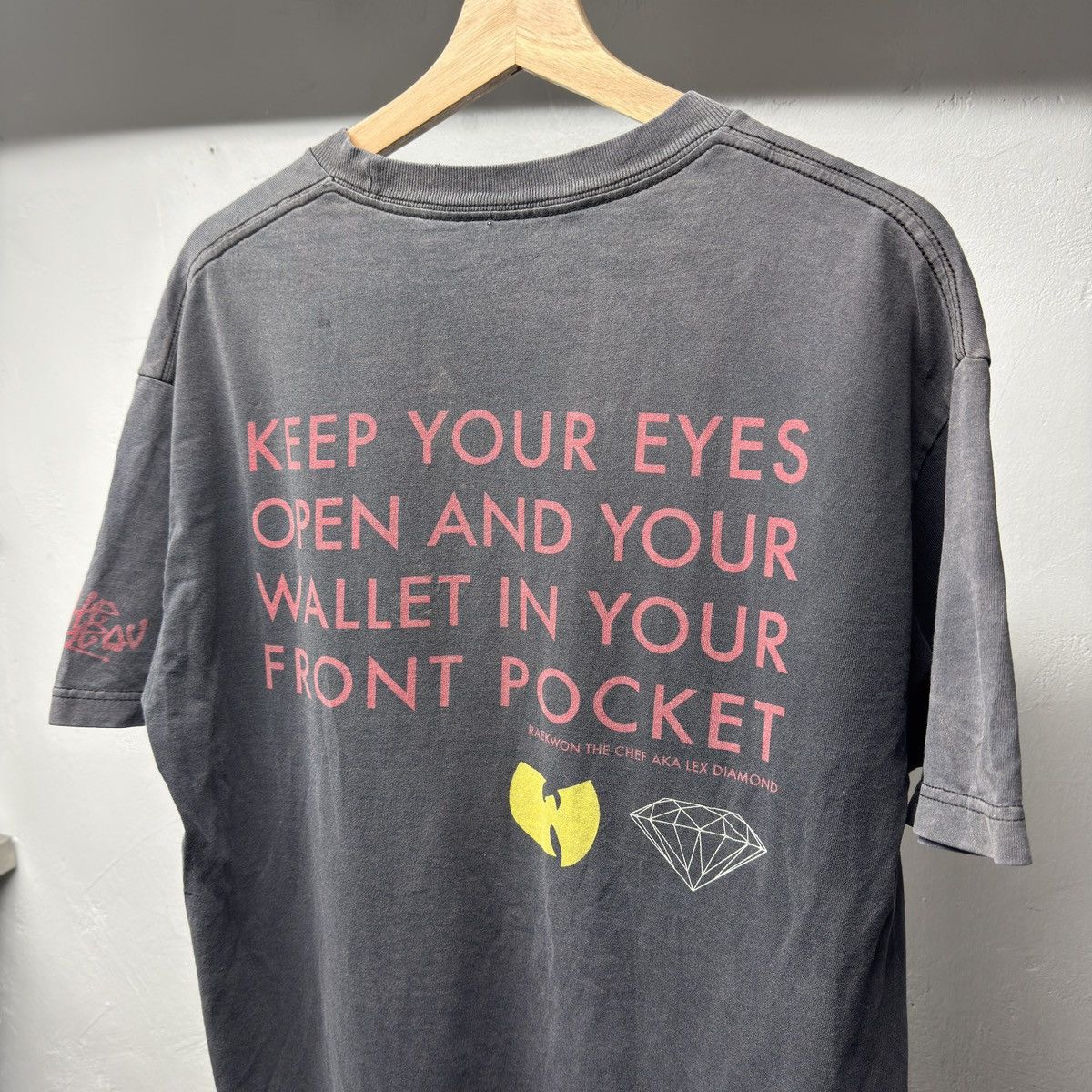 Diamond Supply Co. Thrashed Faded Distressed Raekwon Diamond Shirt ERD Grunge Size US XL / EU 56 / 4 - 3 Thumbnail
