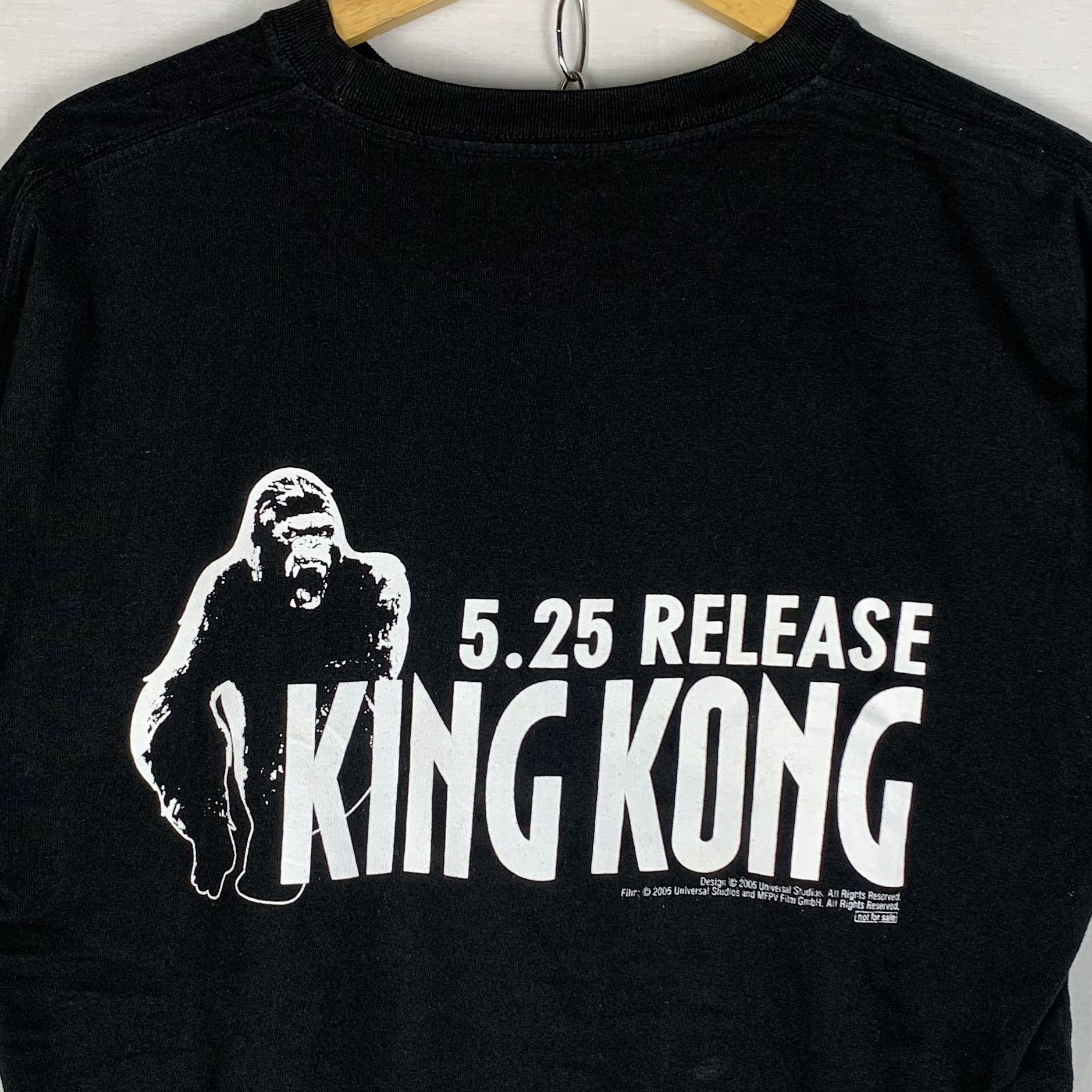 Vintage King Kong Promotion Tee Movie Release 2006 Size US M / EU 48-50 / 2 - 3 Thumbnail