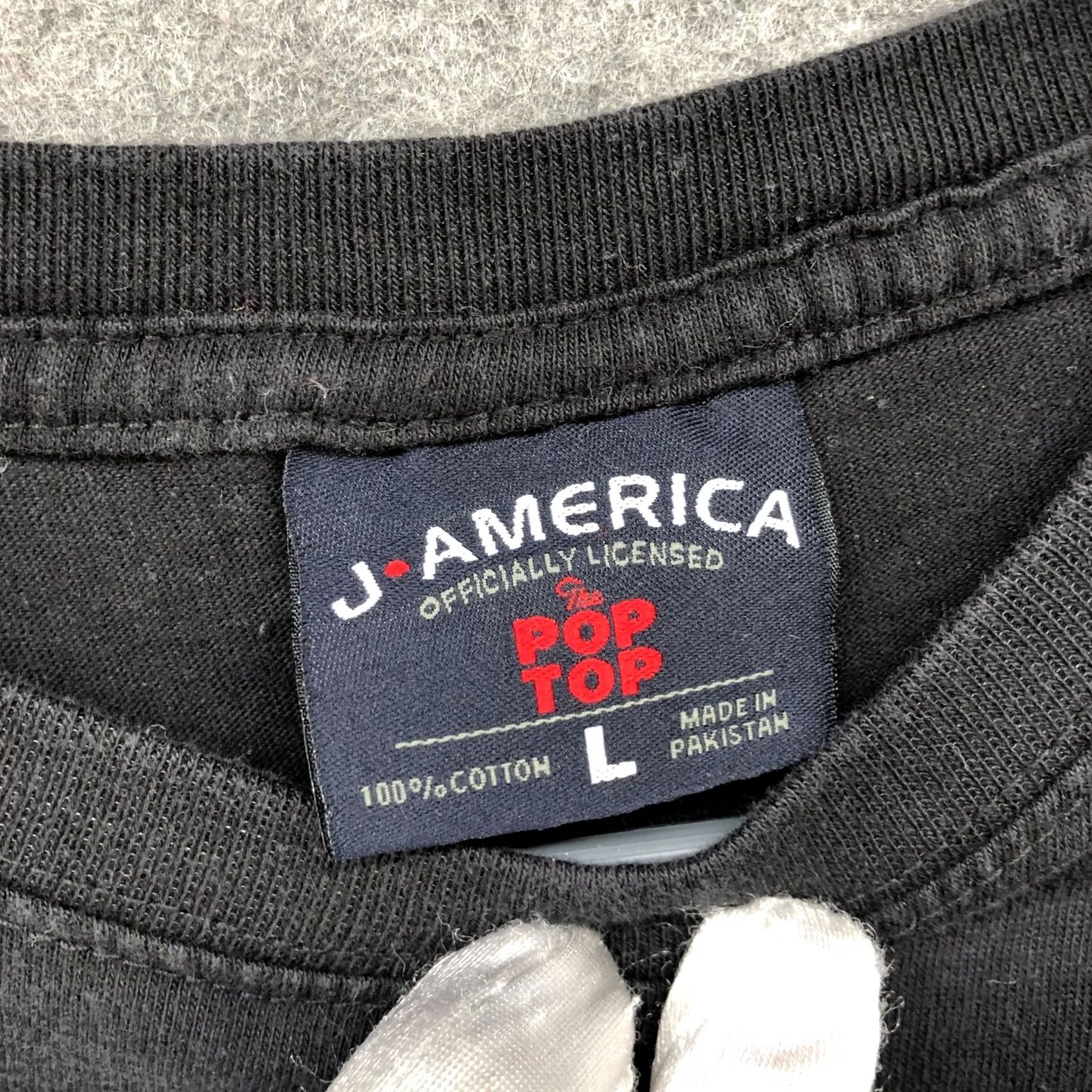 Vintage VINTAGE J. America Hoo Wants a Beer T Shirt Mens L Black Pop Top Bottle Opener Shirt Size US L / EU 52-54 / 3 - 7 Thumbnail